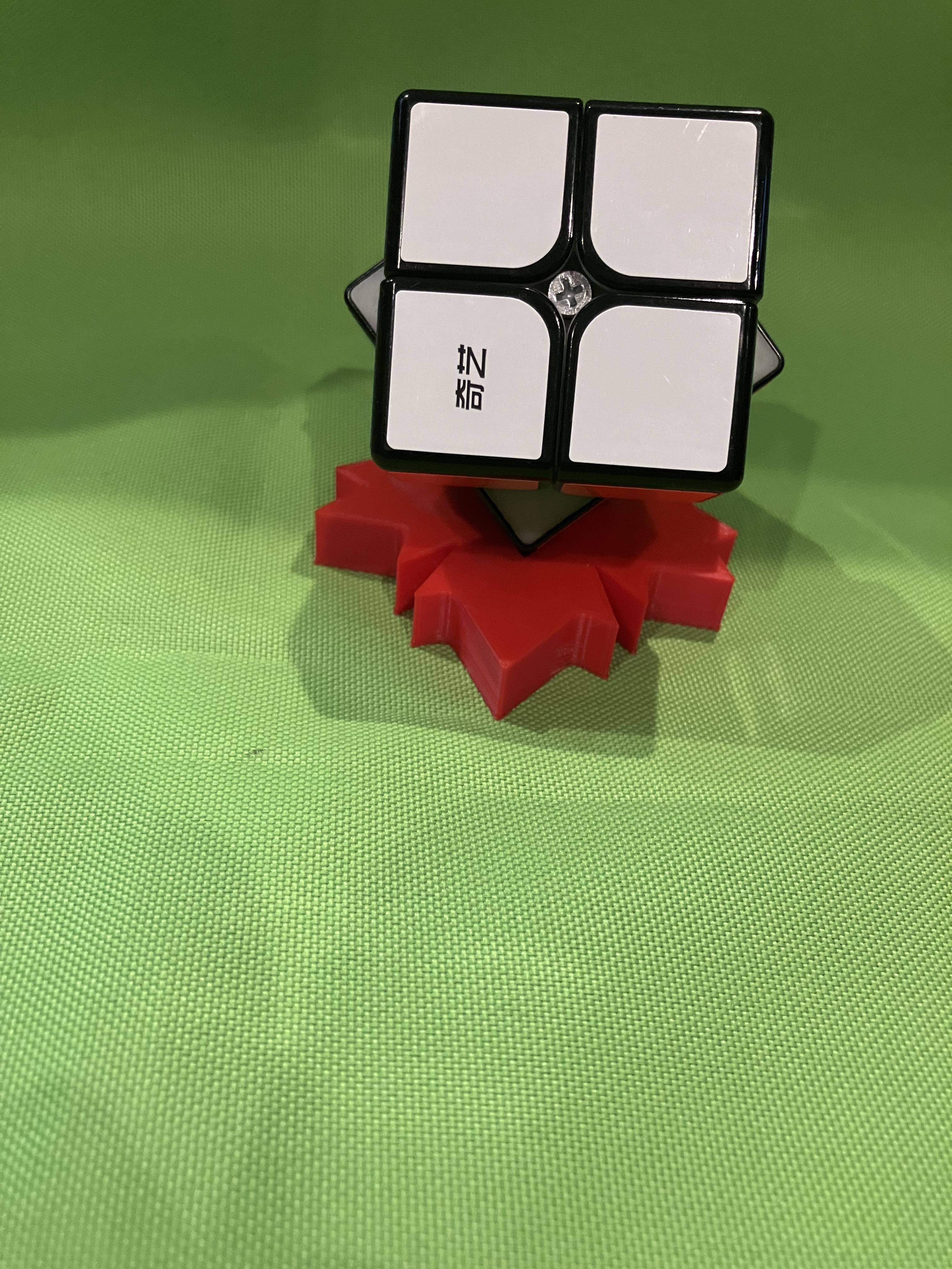 Maple leaf Rubiks cube stand — thumbnail 4