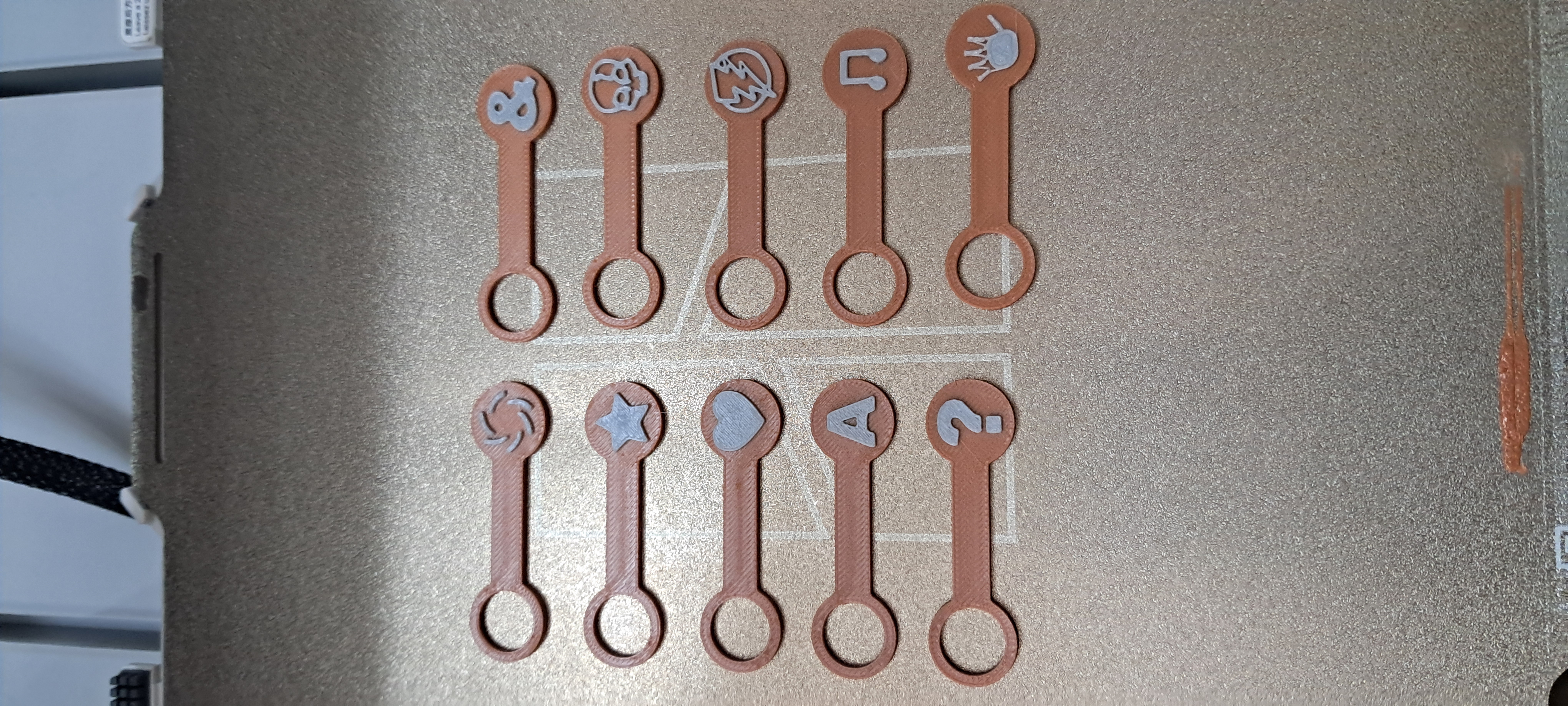 zipper pull logo