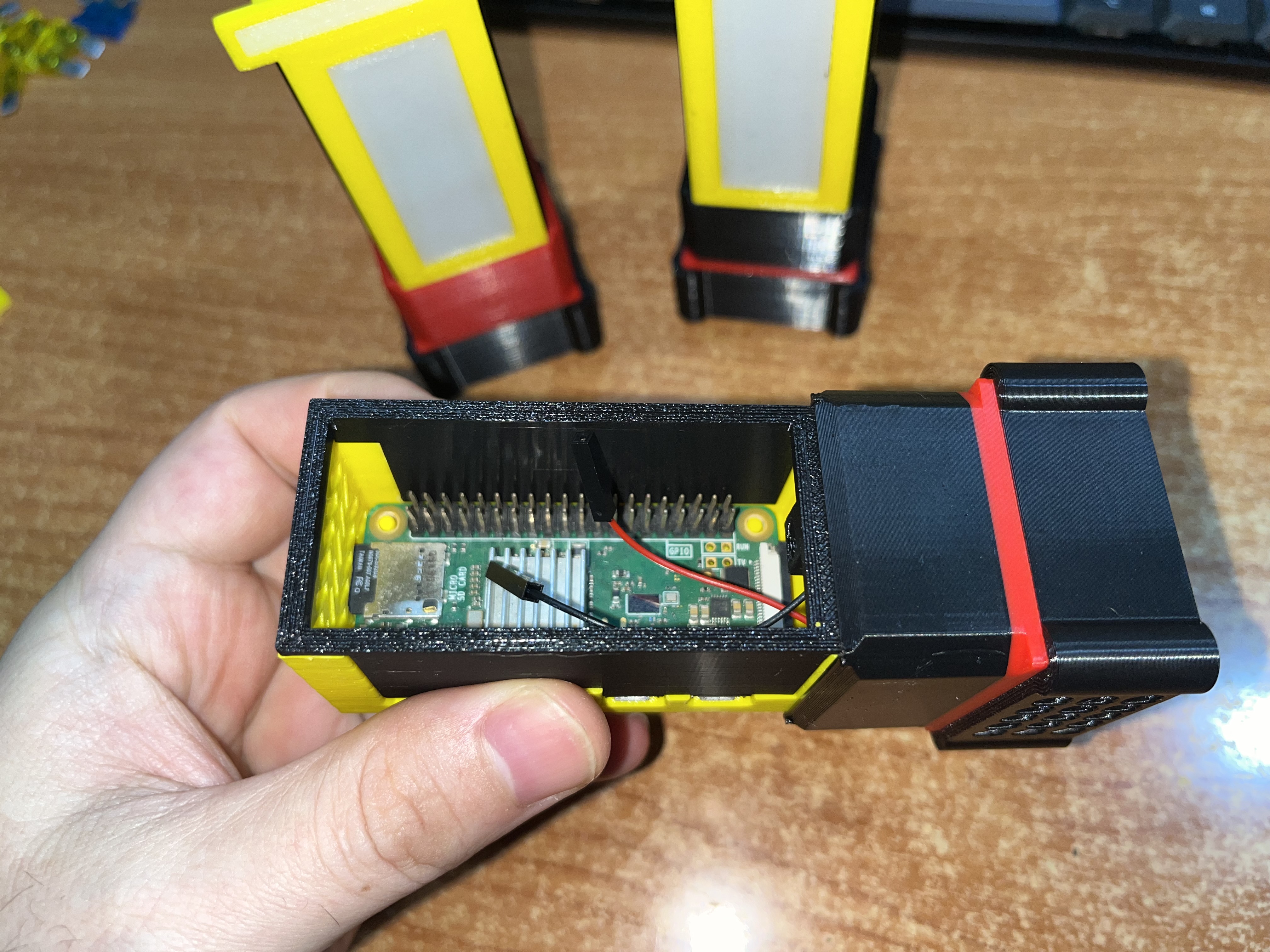 Raspberry Pi Zero 2 vertical box with Fan — miniatura 5