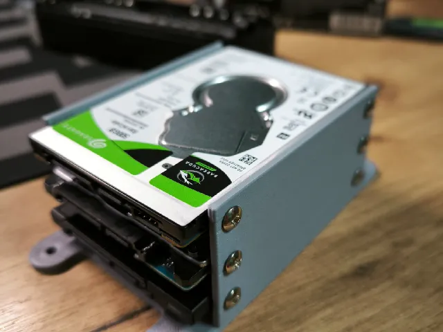 SSD / 2.5" Drive Mount for Wall or Panel - Triple Version