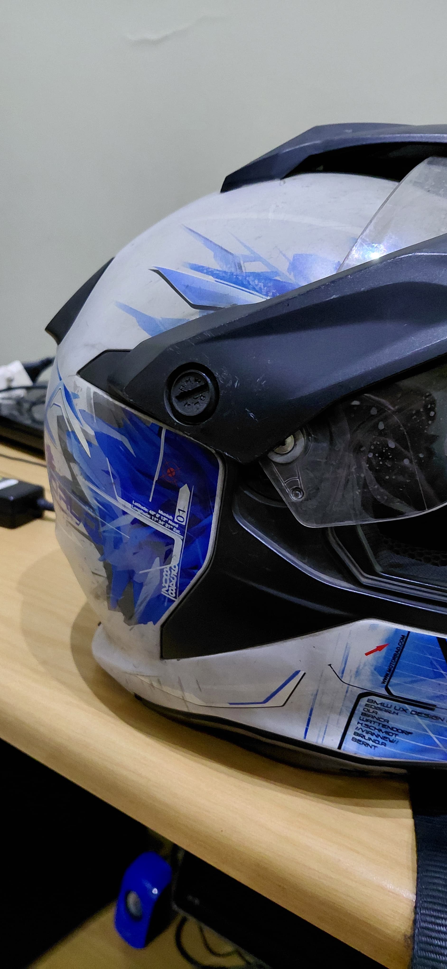 BMW GS Motocross Helmet (one world) visor fasteners