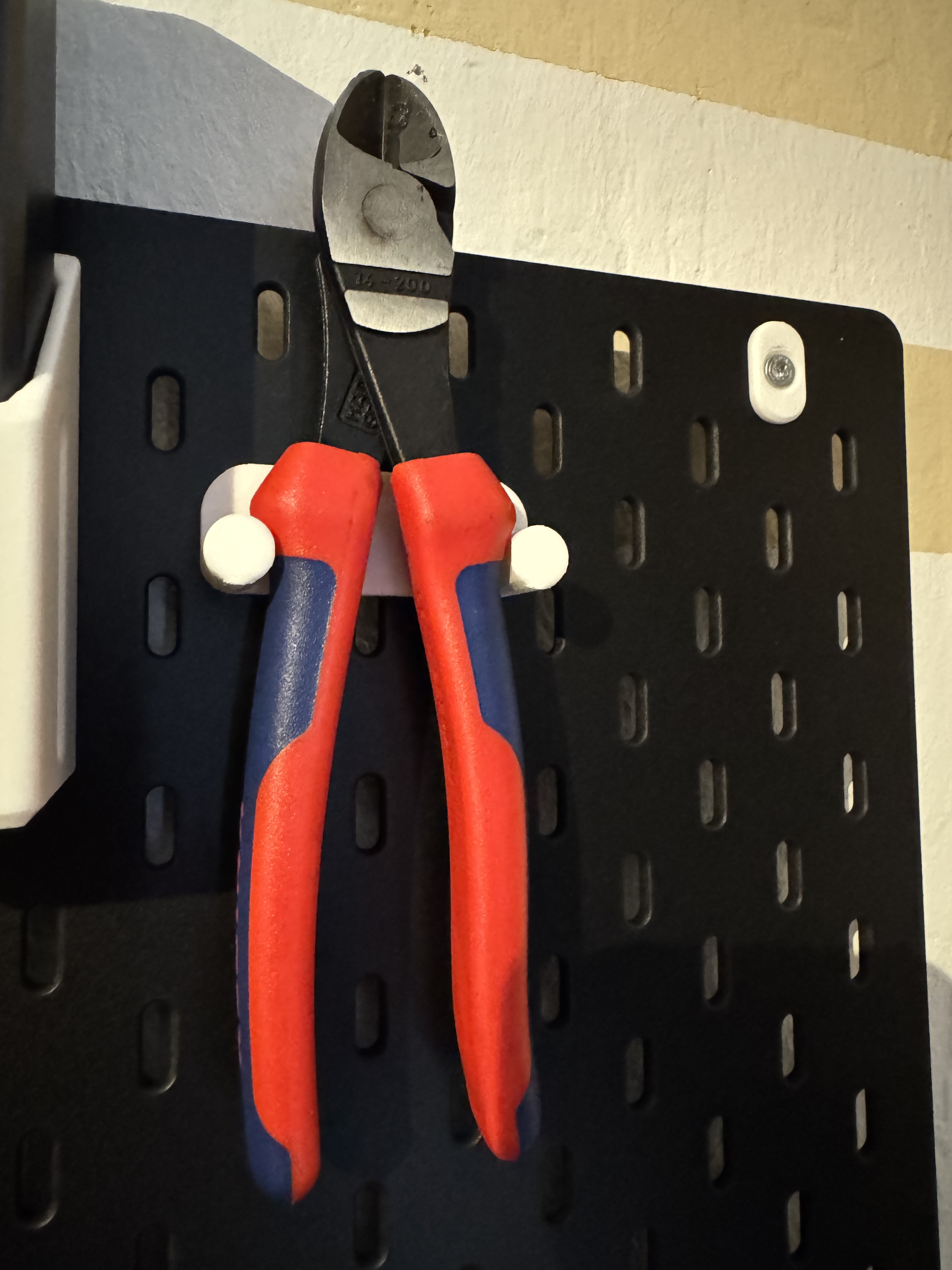 Holder for Knipex Side Cutter (74 02 200) for Ikea Skadis