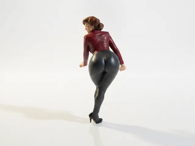 Curvy Female Figurine Statue 3D Printable