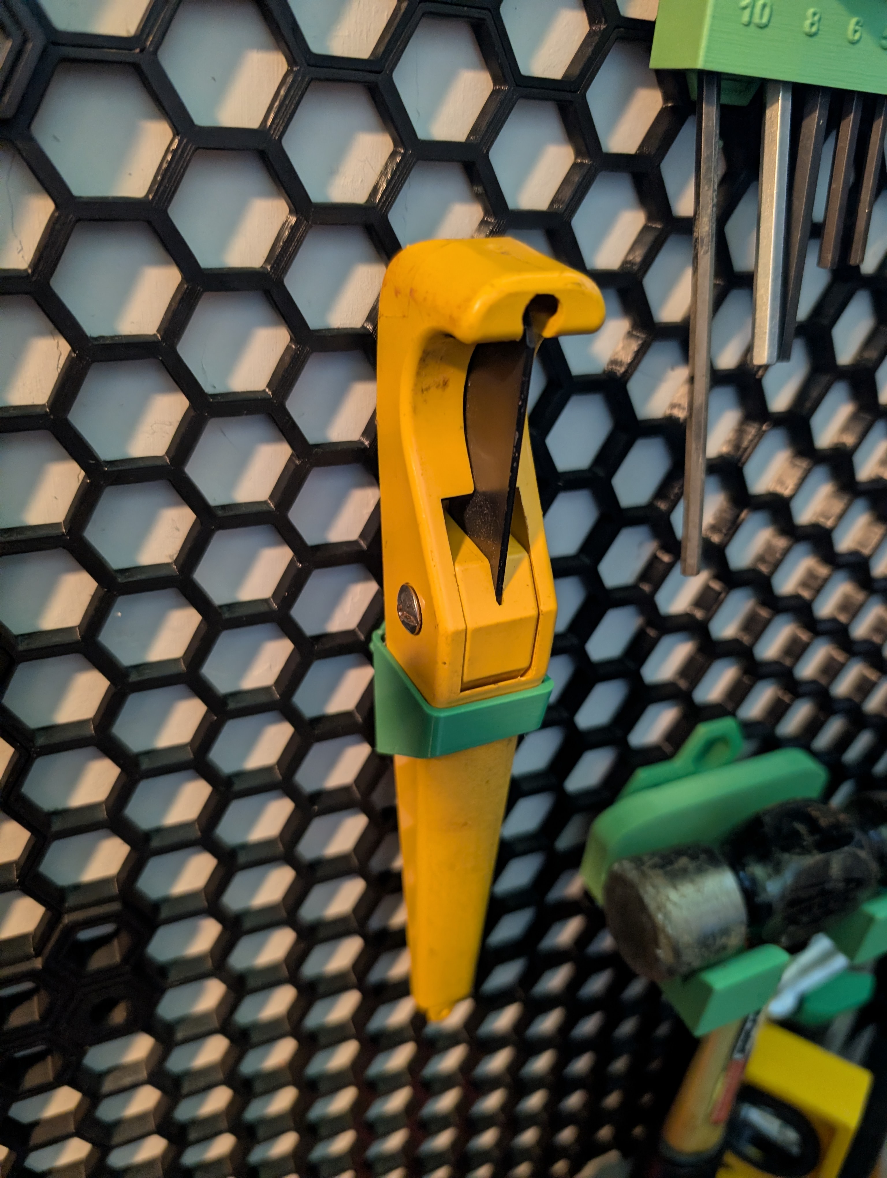 CPVC Cutter Holder for Honeycomb wall