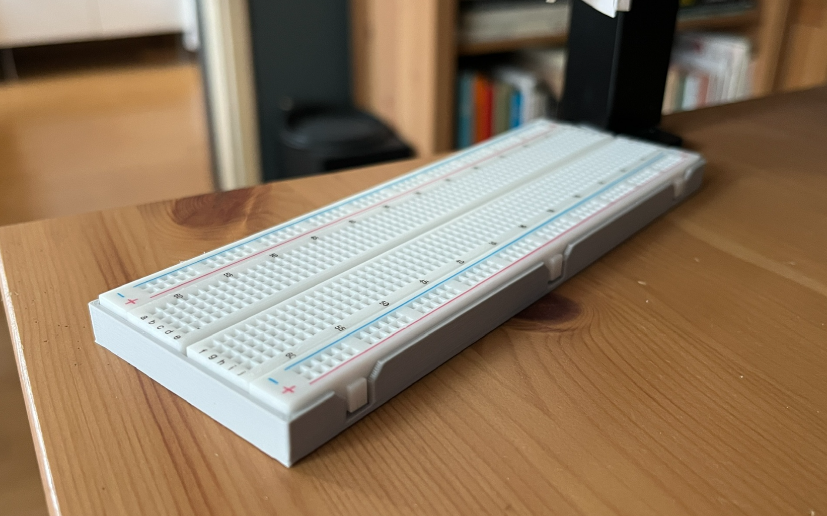Breadboard 830-Pin Protective PCB Base / Case