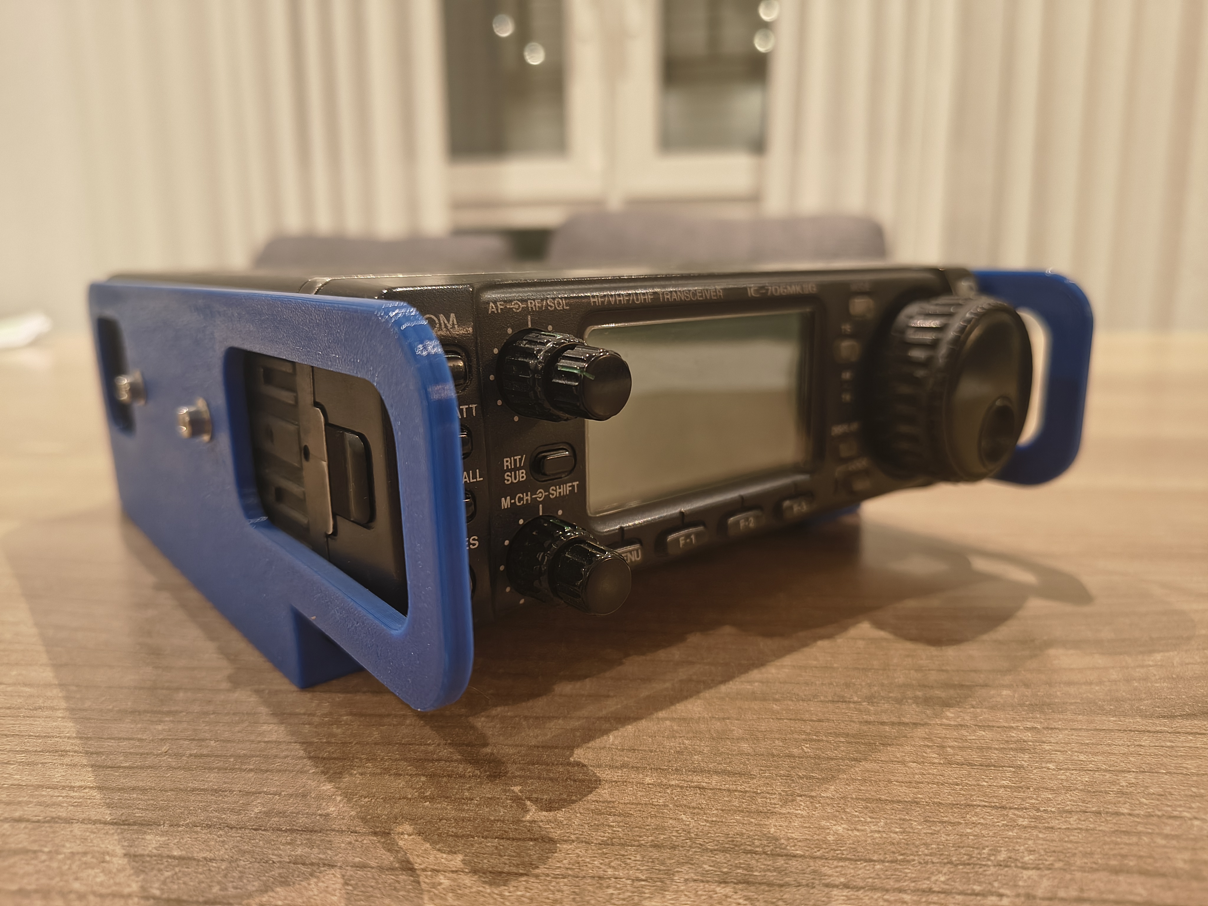 ICOM IC706 Rails