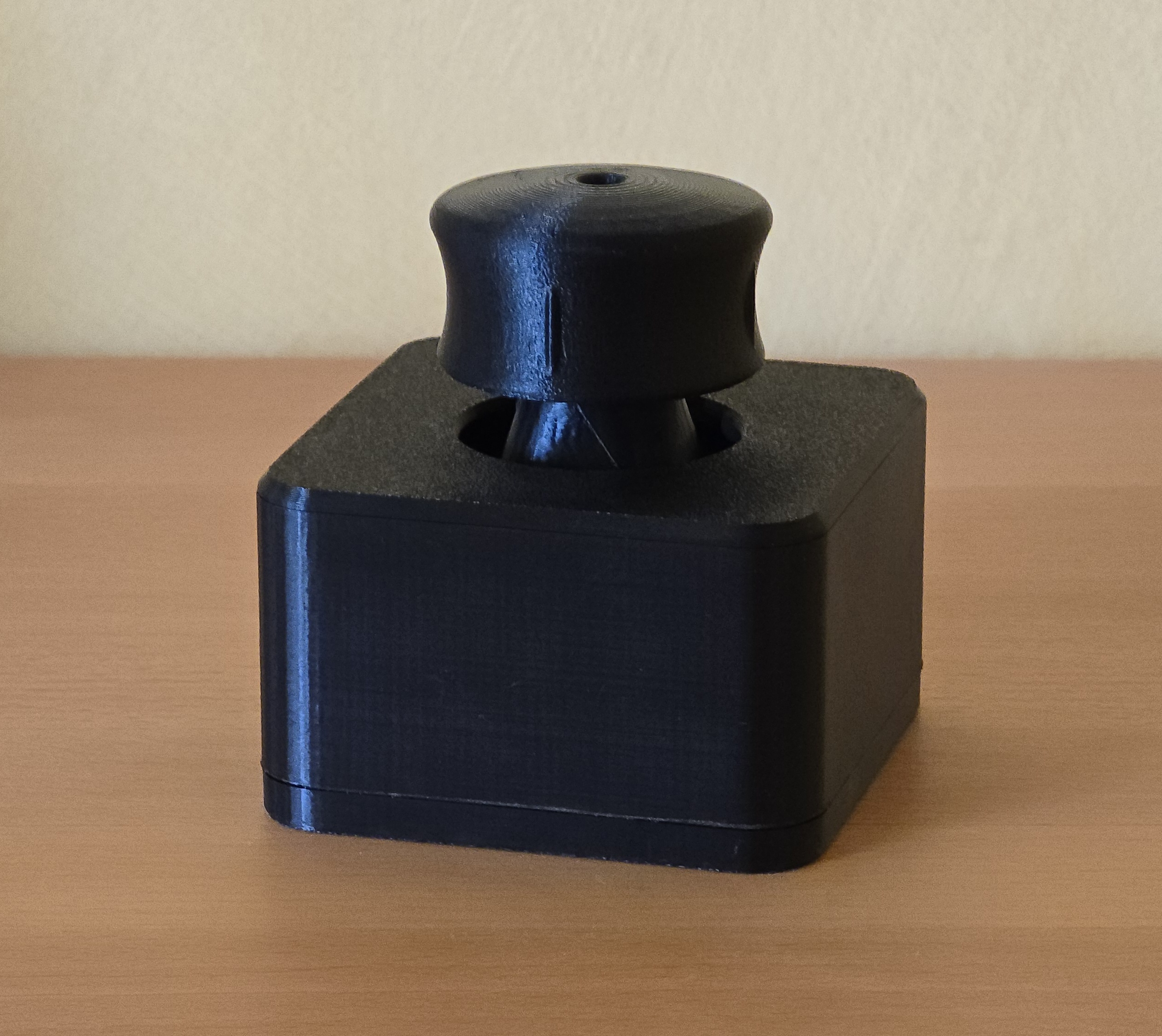 Smaller SpaceMouse with Hall Effect Joysticks - Heat Inserts (no visible Screw Heads) (with FreeCAD source)