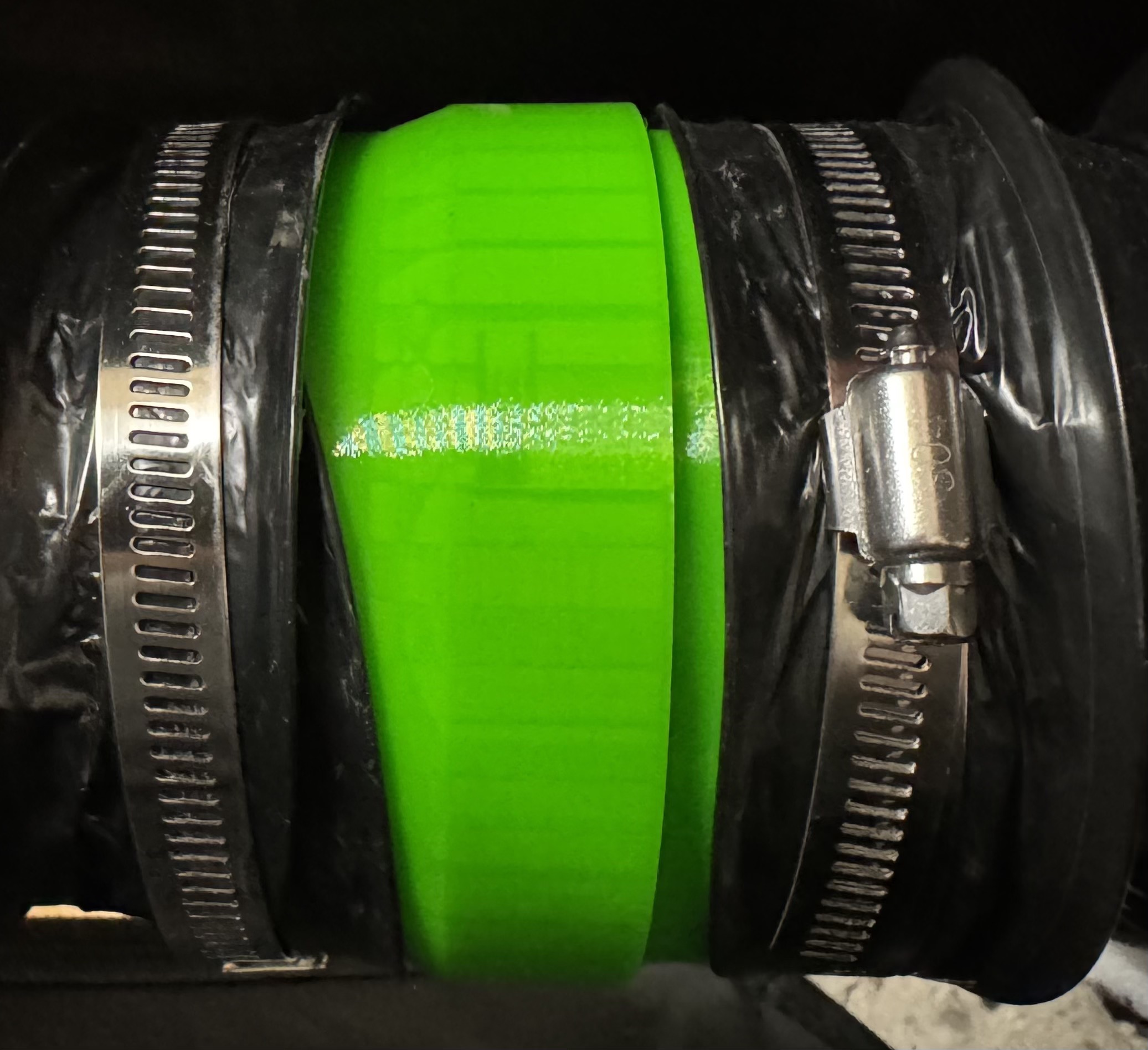 Air hose connector with bayonet coupling