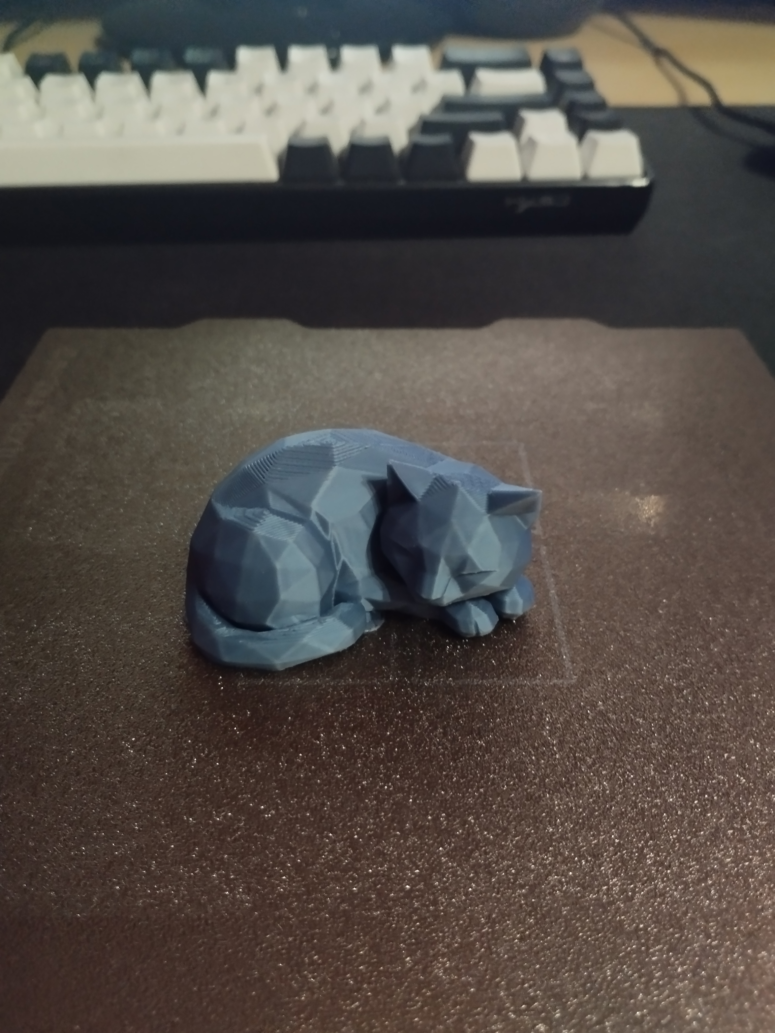 Miniatura 4 do modelo 3D Sleeping low-poly Cat