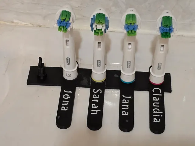 Oral-B toothbrush head holder with Name Label