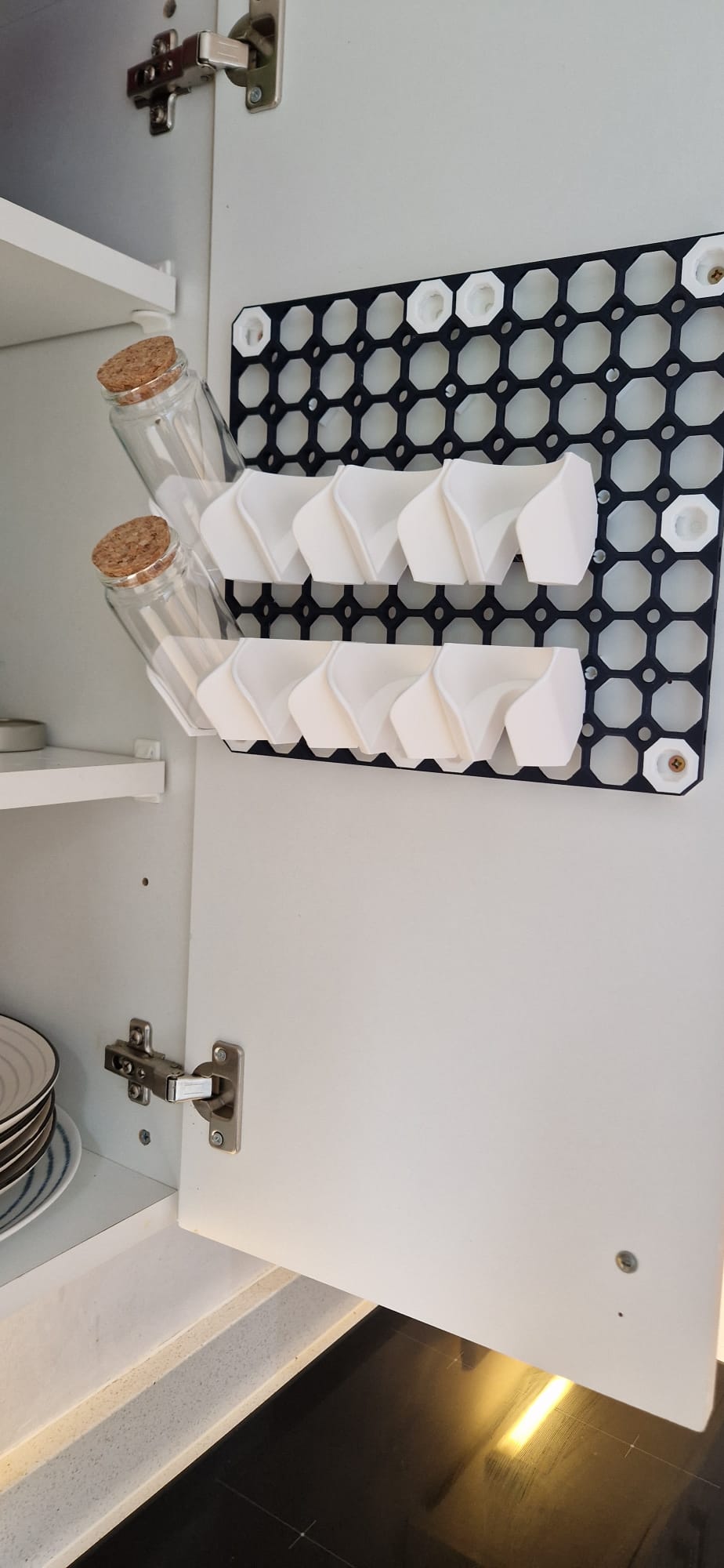 MultiBoard: Parametric Angled Bottle Holders (Bolt-locked)