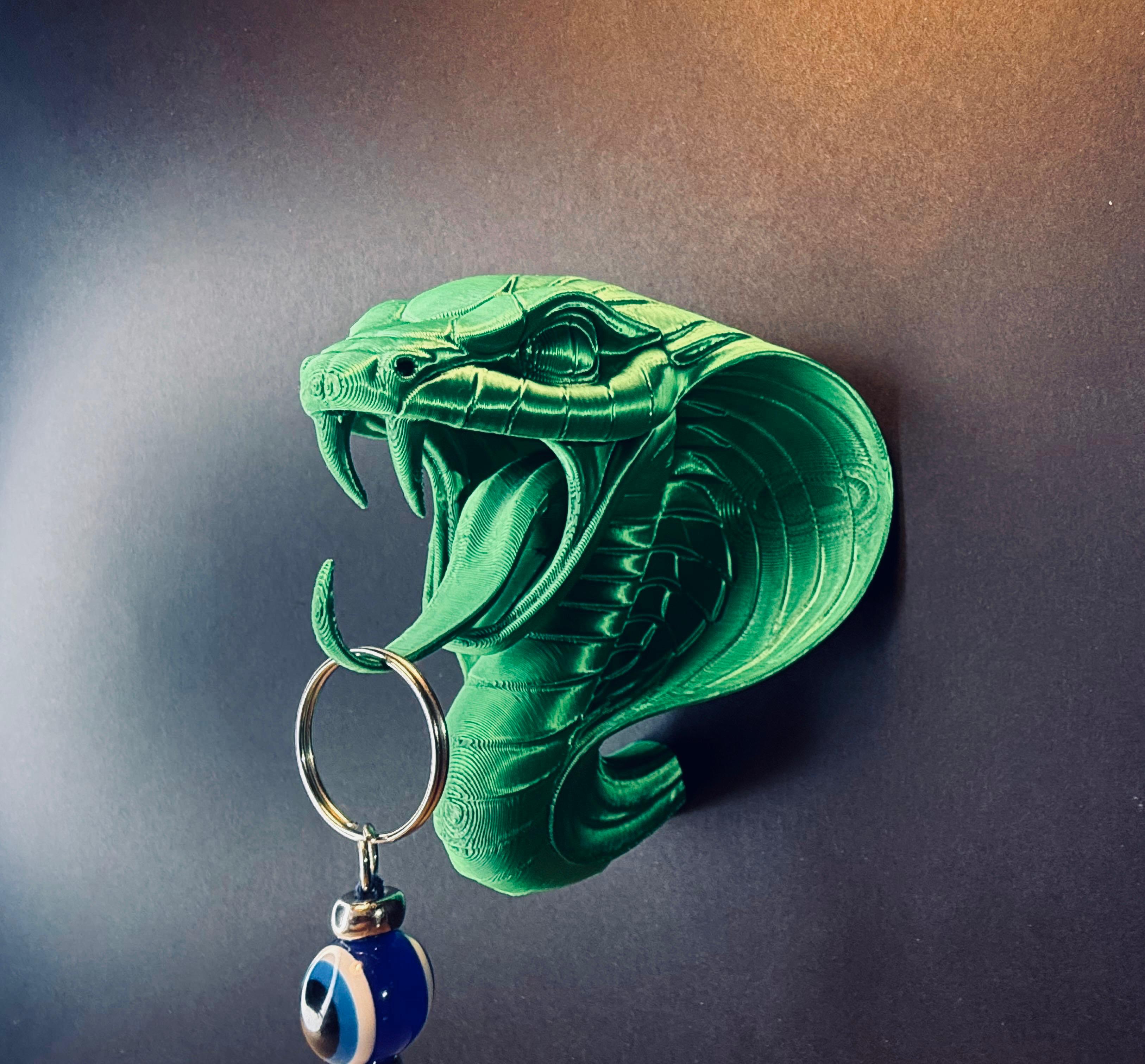 King cobra snake key chain wall mounted organizer