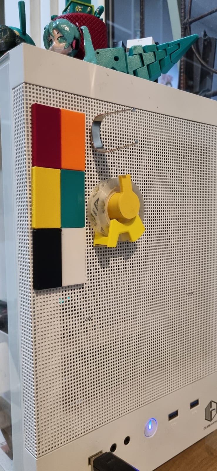 Magnetic tape holder (8x3 magnets)