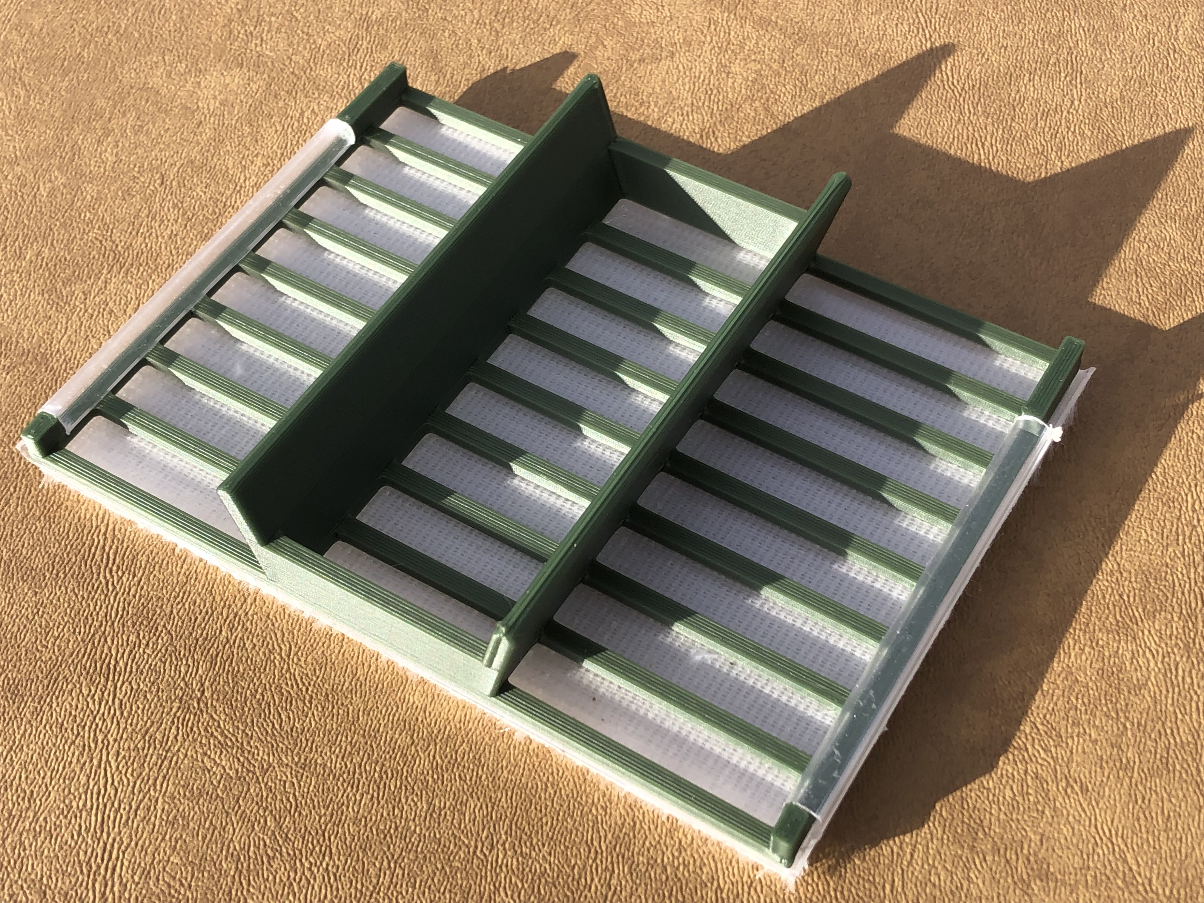 paint pad holder (OpenSCAD)