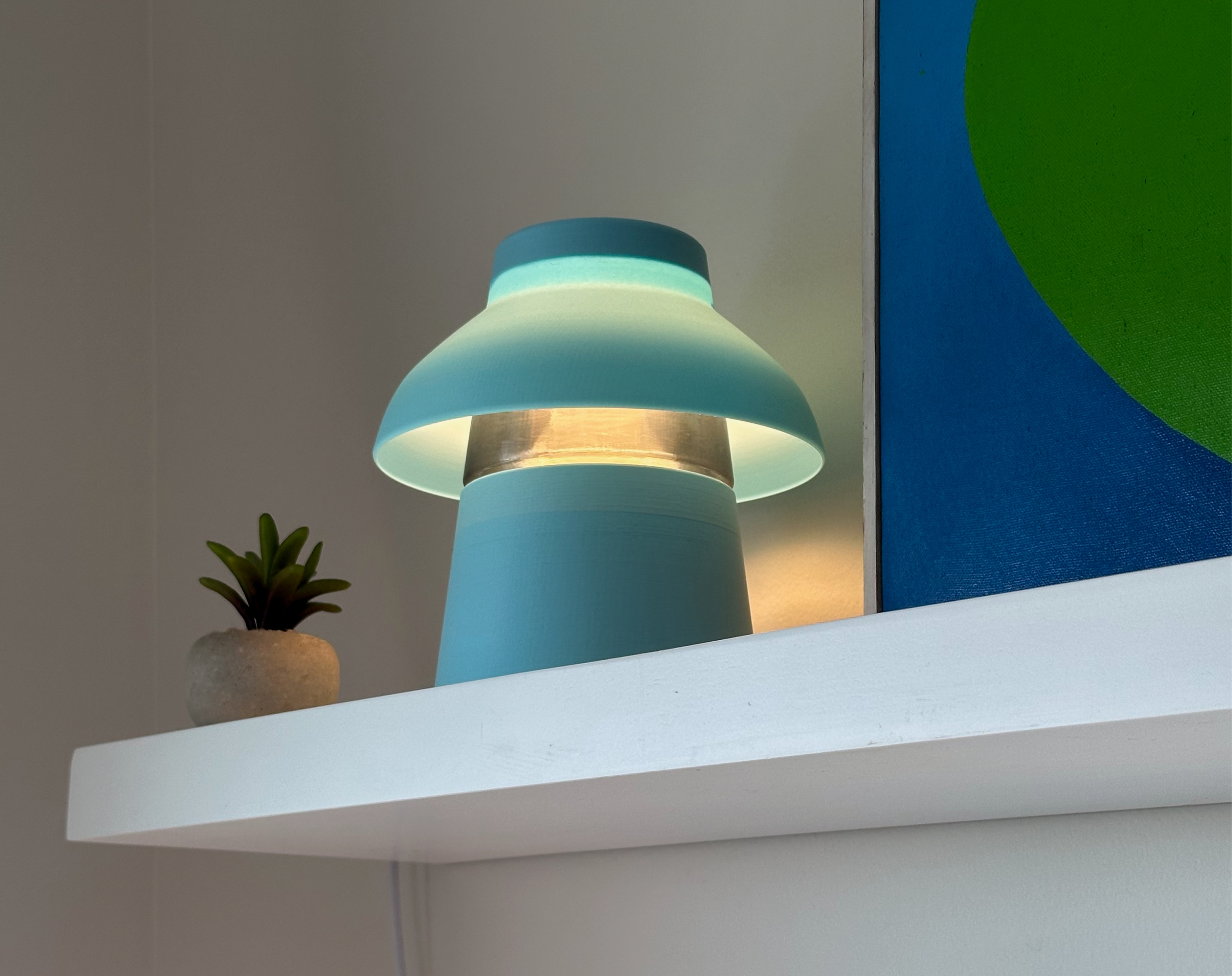 Zen Lamp: Bauhaus-inspired table lamp