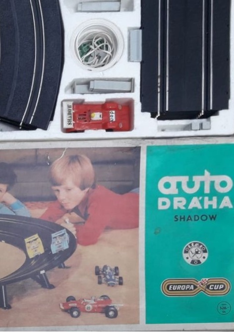Česká stará autodráha ITES, náhrada spony za funkční u poškozeného dílu.