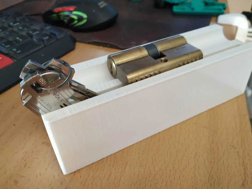 European Profile Lock Workbench by nullz | Download free STL model ...