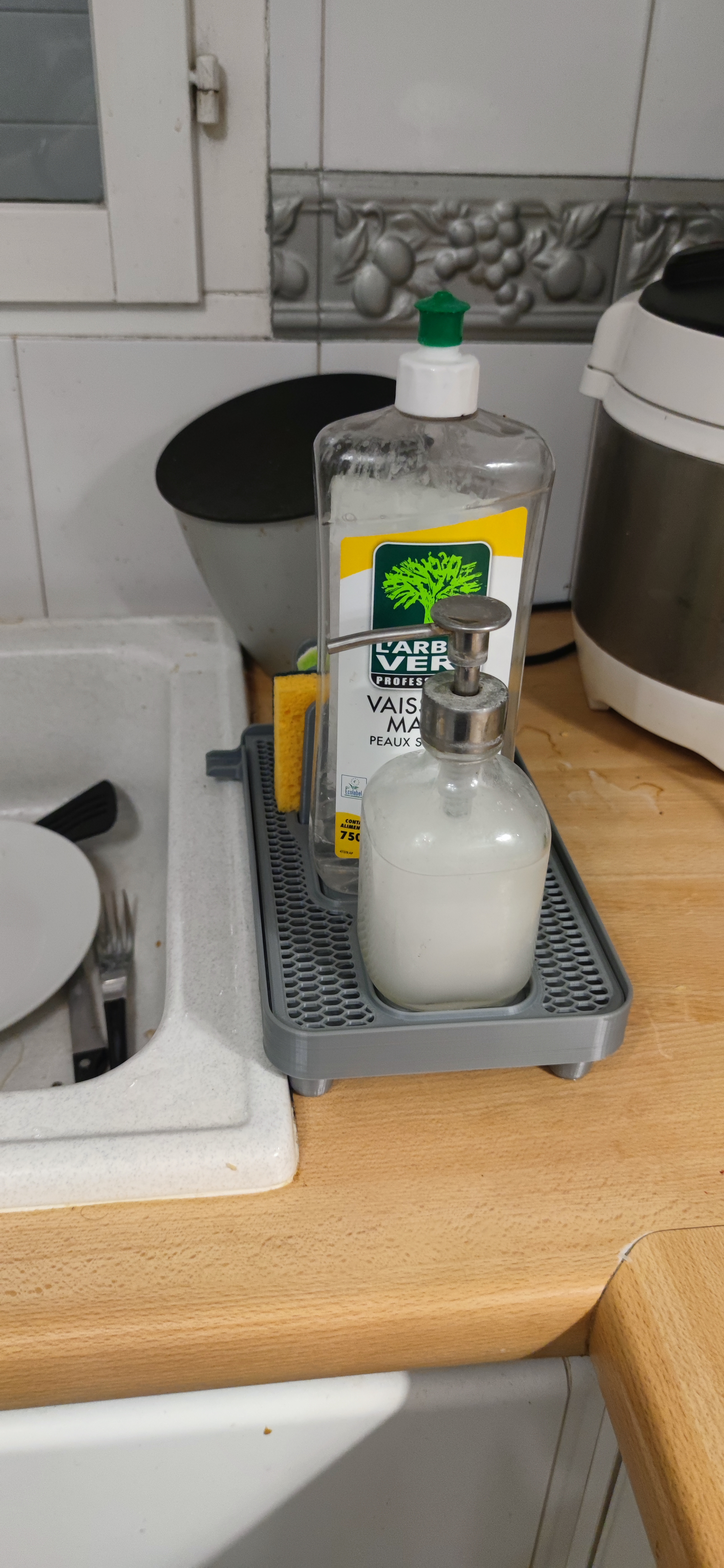 Soaps & sponges organizer