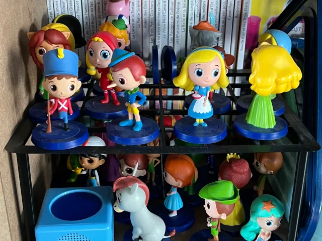Support pour figurines d'histoires
