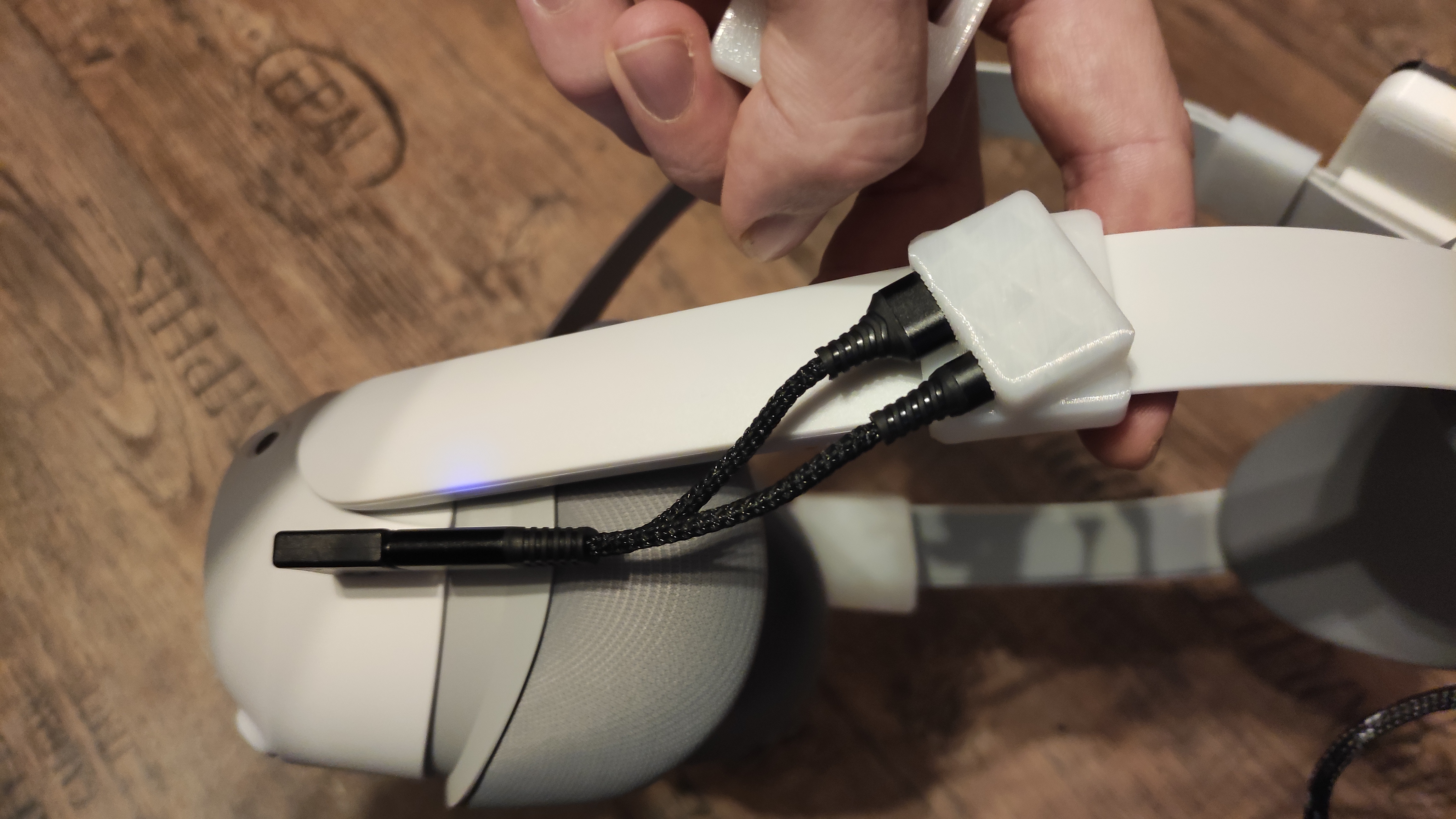 Pico 4 3.5 headphone jack and Power passthrough mount