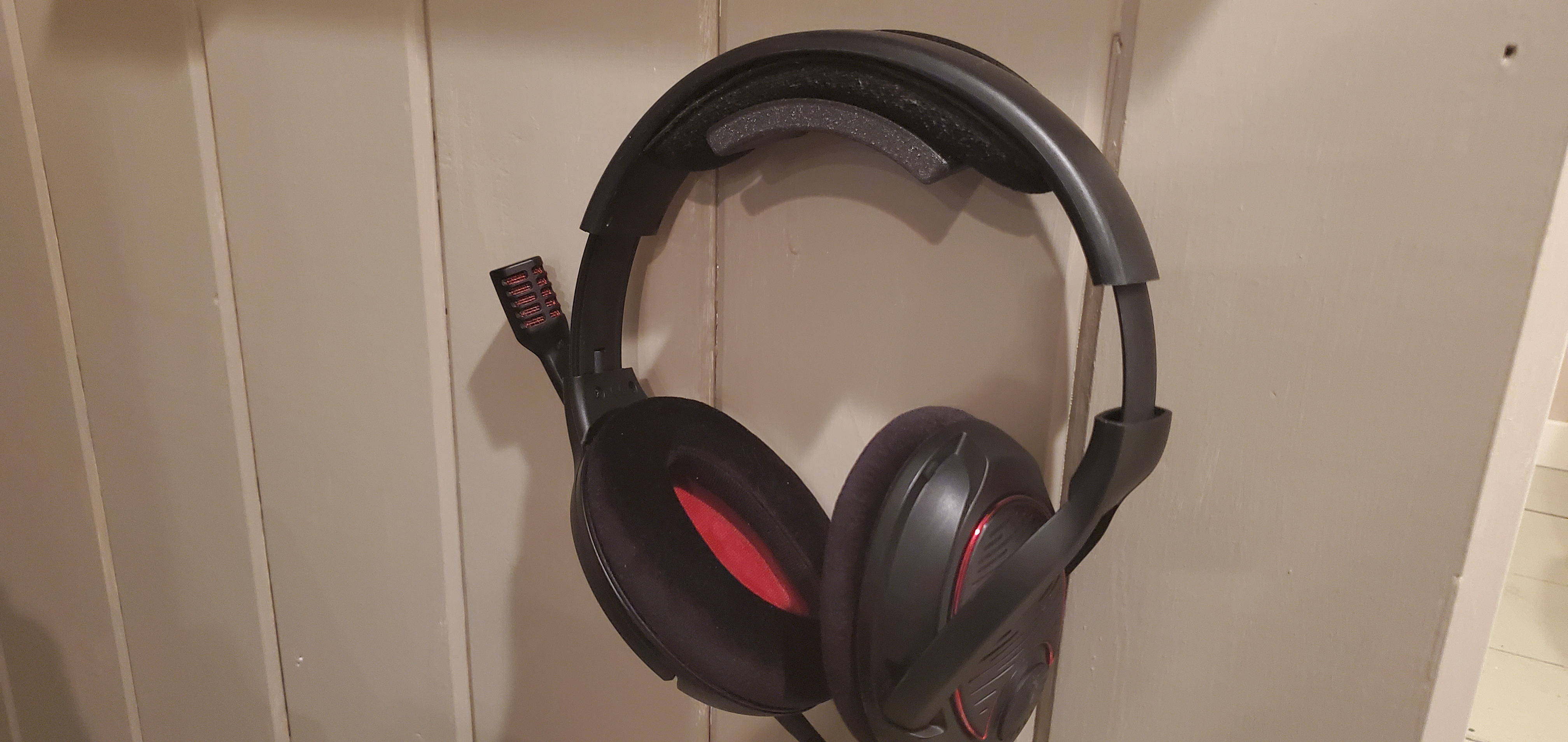 Wall Mounted Headphone Holder - Prints Without Supports