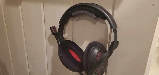 Wall Mounted Headphone Holder - Prints Without Supports