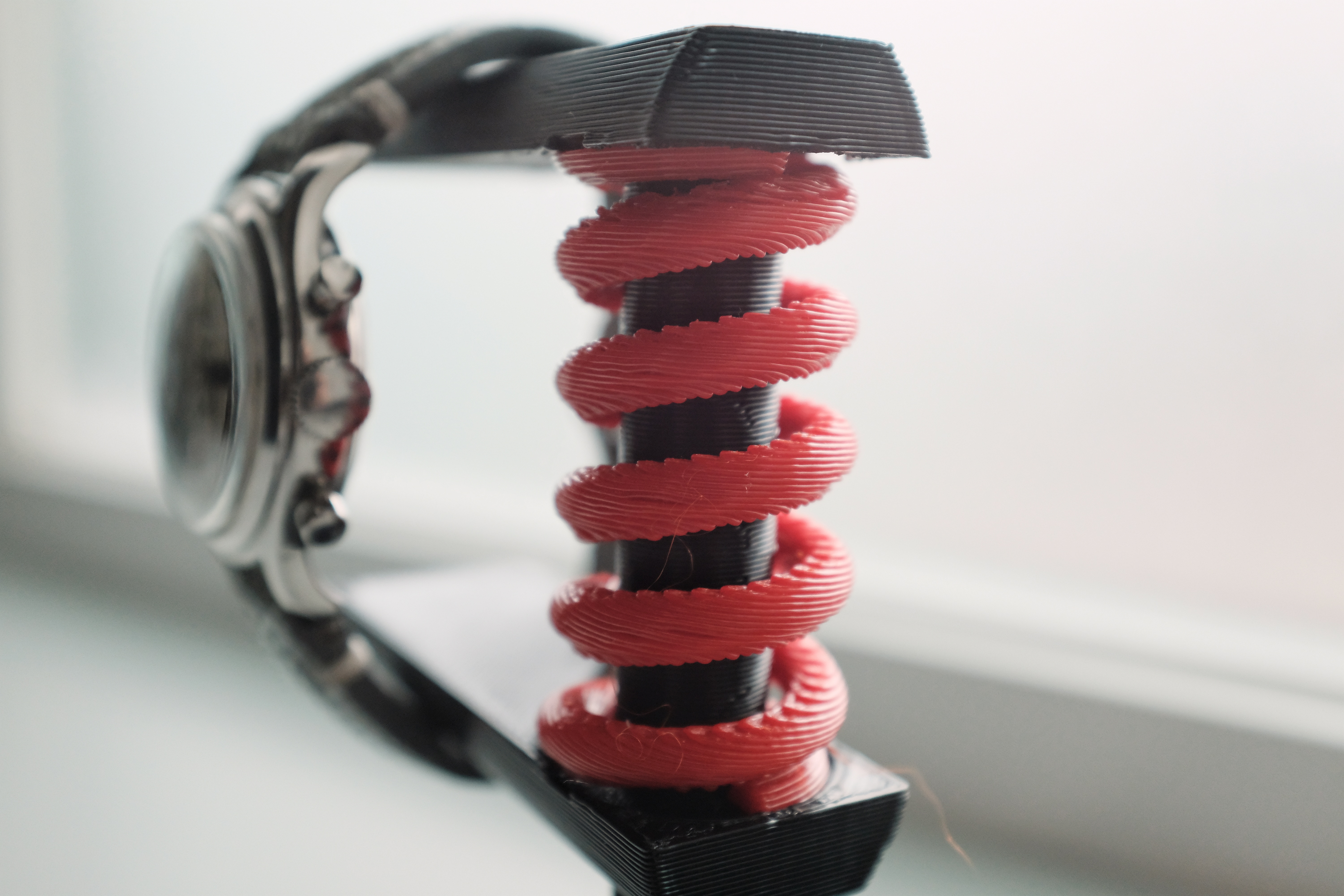 Miniatura 4 do modelo 3D Watch Stand (spring assisted)