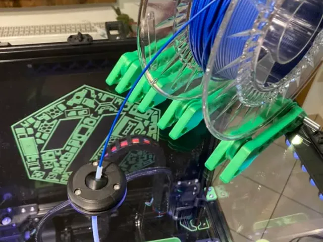 Bowden Guide with 360° Print-in-Place Joint