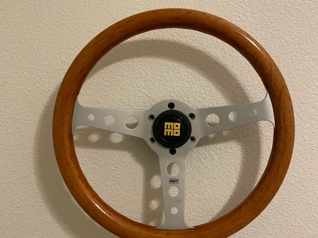 Momo steering wheel holder NRG Innovations