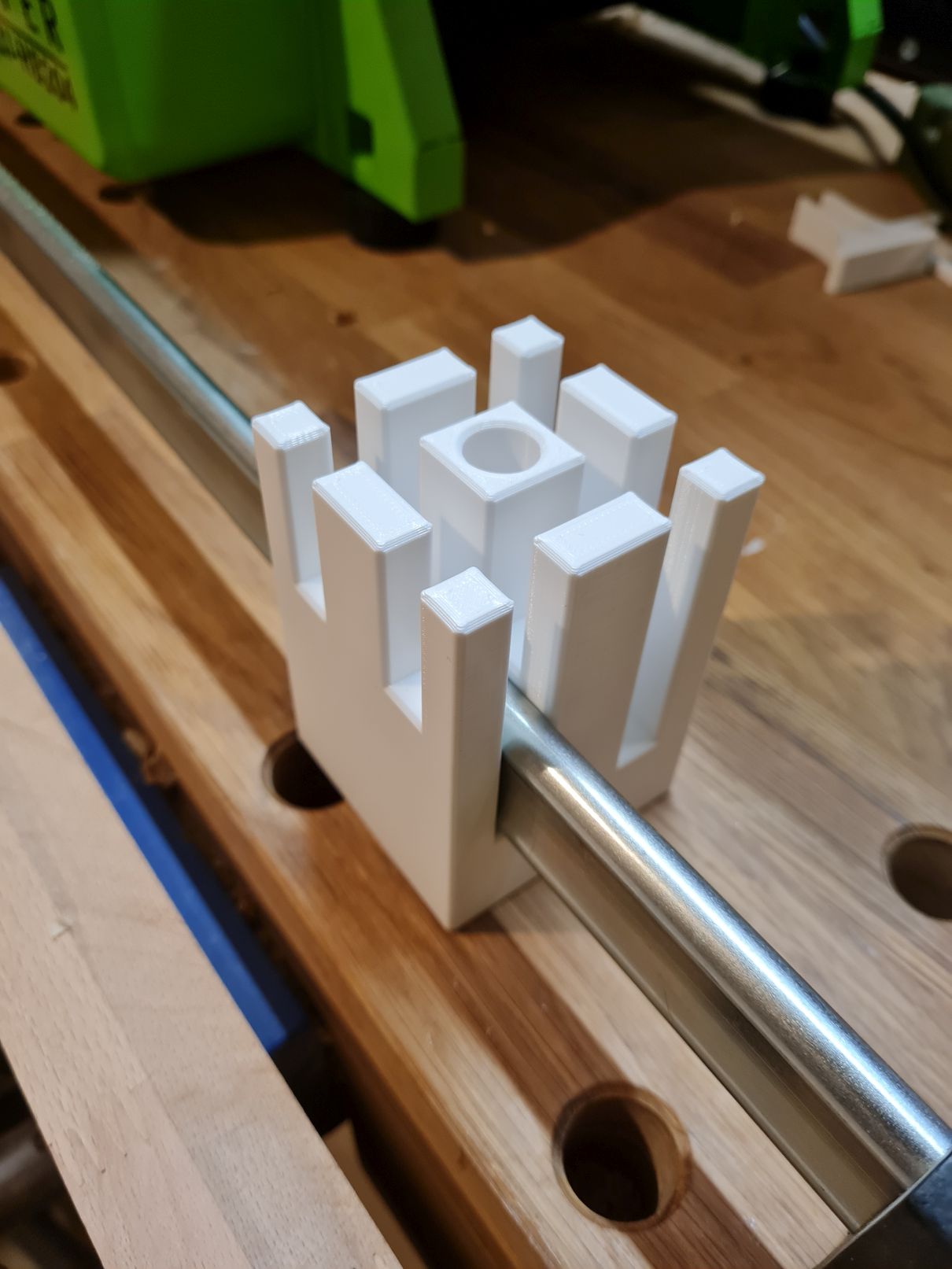 Bessey Block for DeWalt parallel clamps by SebastianDruckt Download