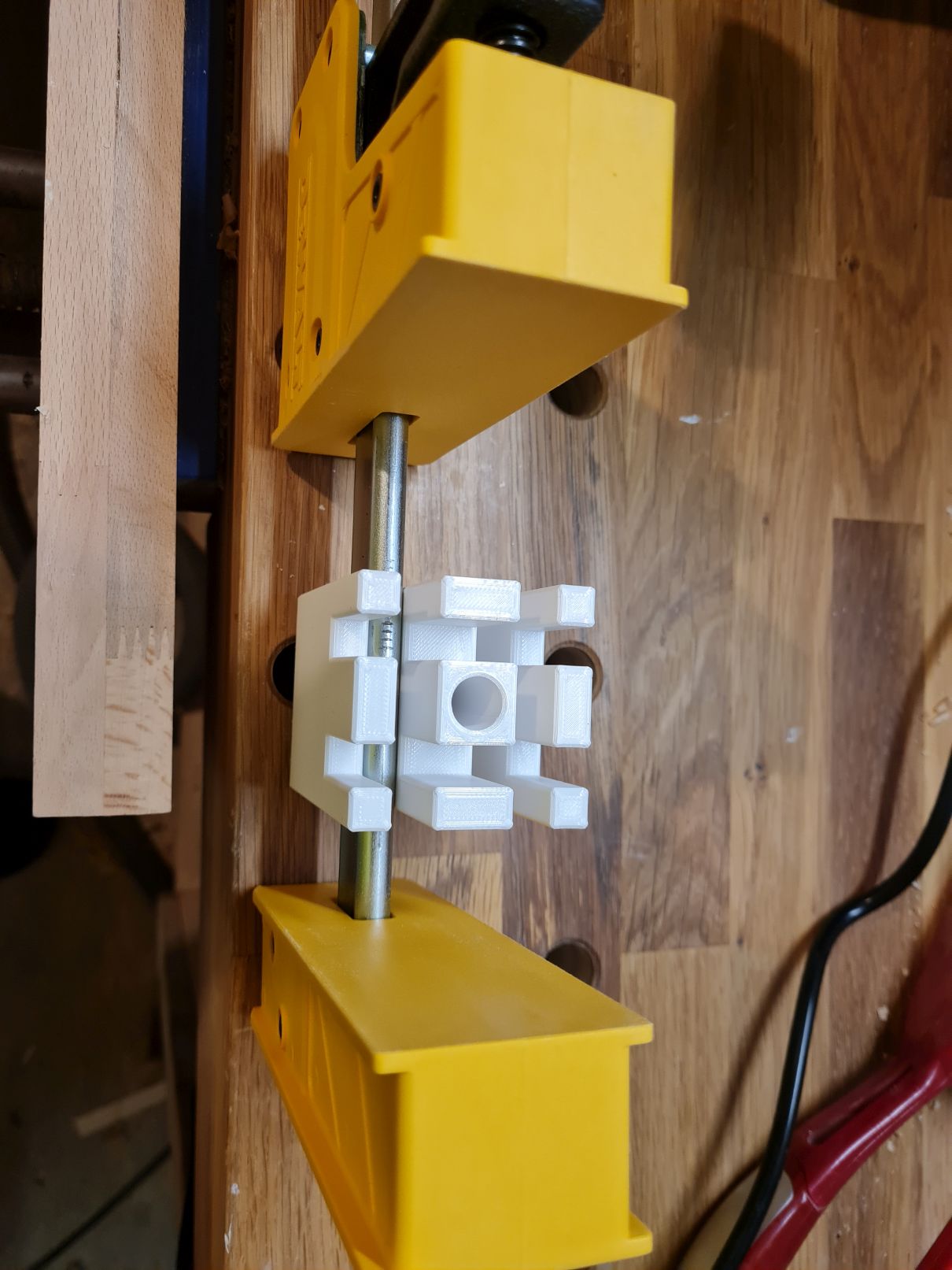 Bessey Block for DeWalt parallel clamps by SebastianDruckt Download