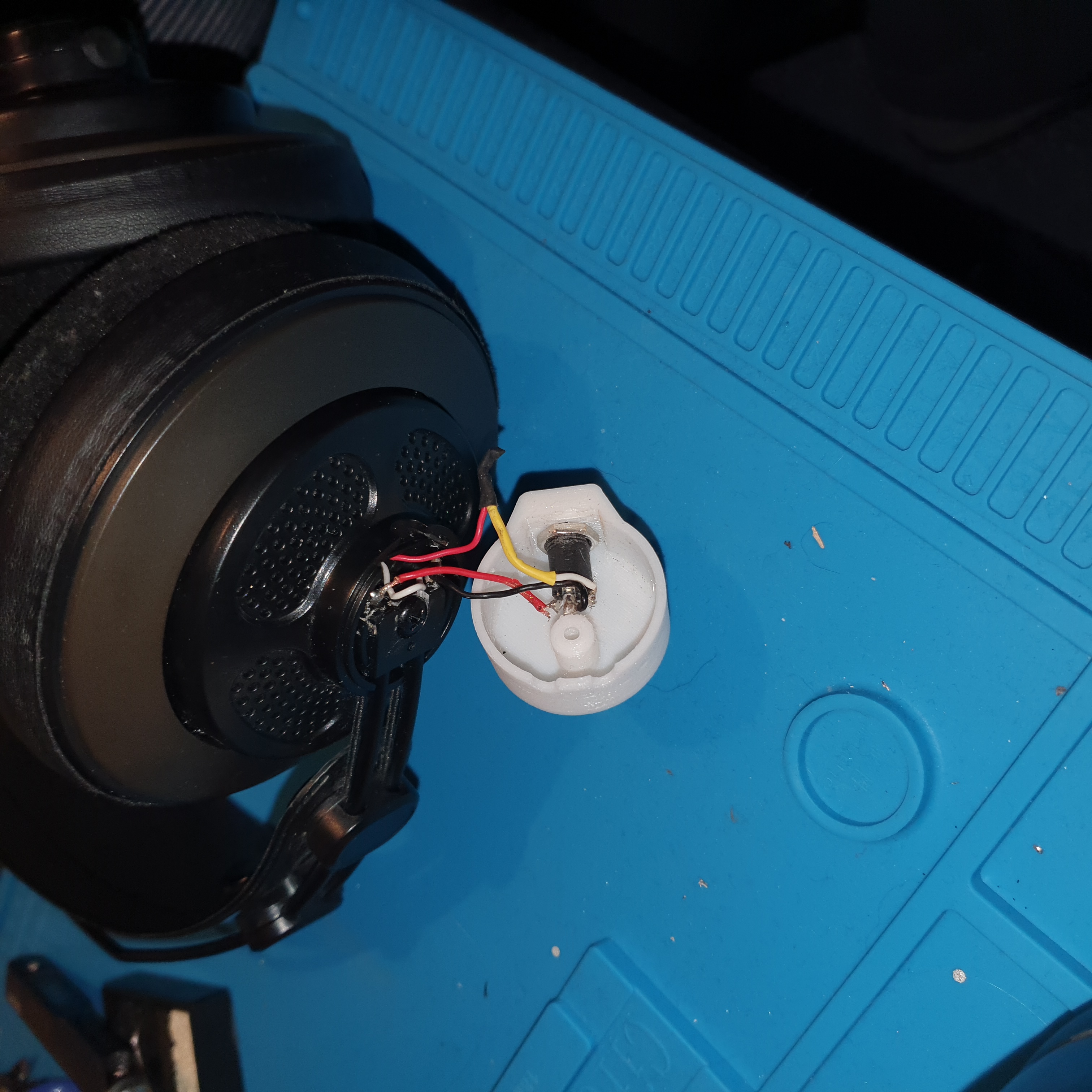 Samson SR850 Aux Mount by Precious13ui | Download free STL model