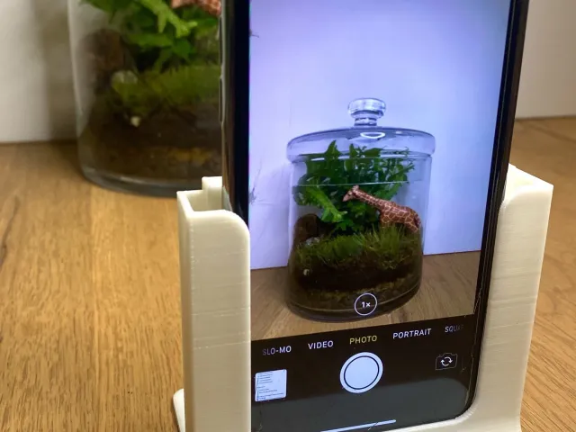 PHONE HOLDER FOR PHOTOS