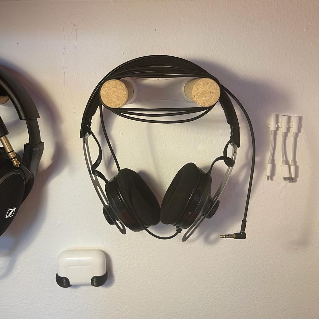 Broomstick Headphone Hanger