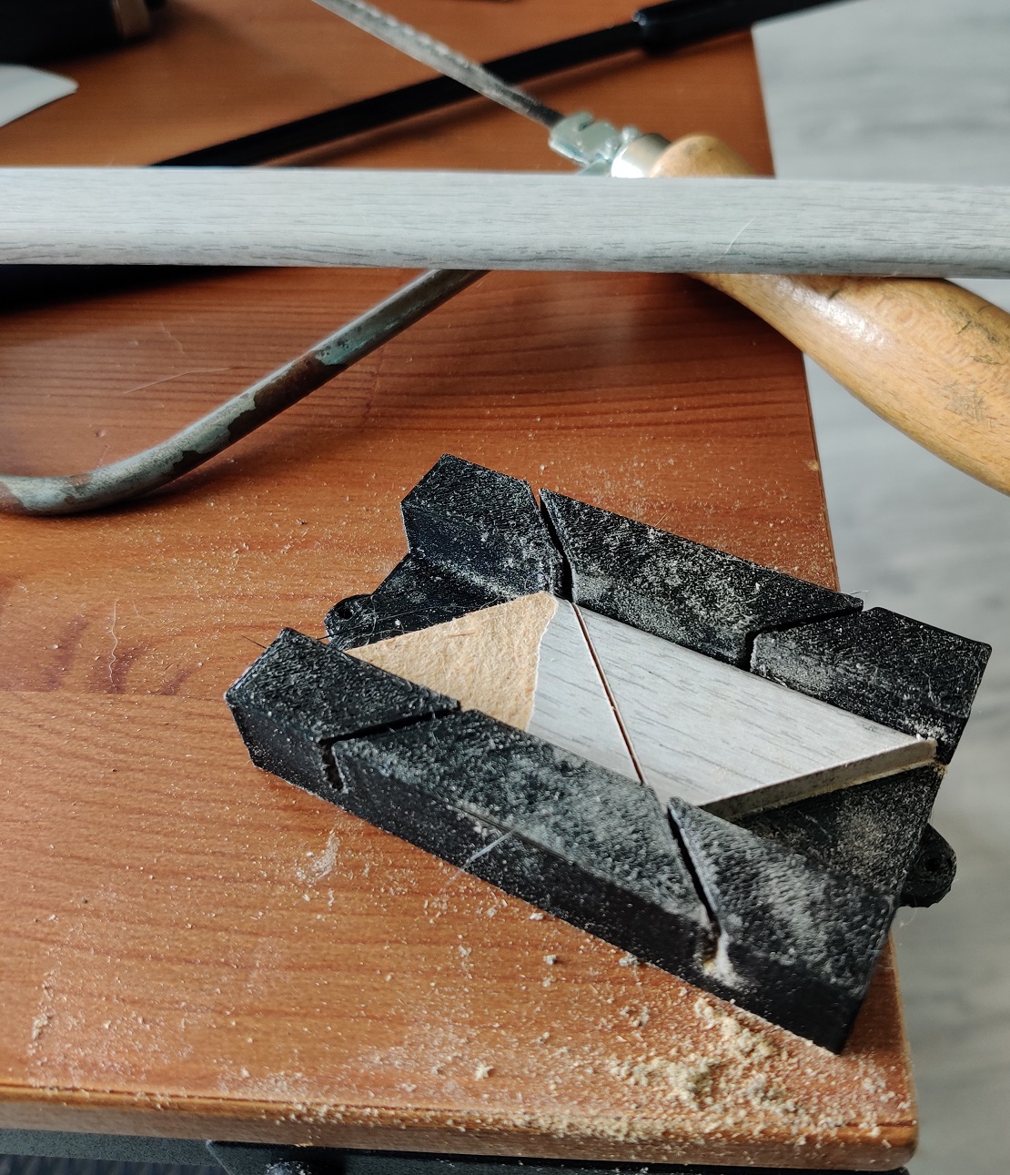 Baseboard cutting guide 25mm