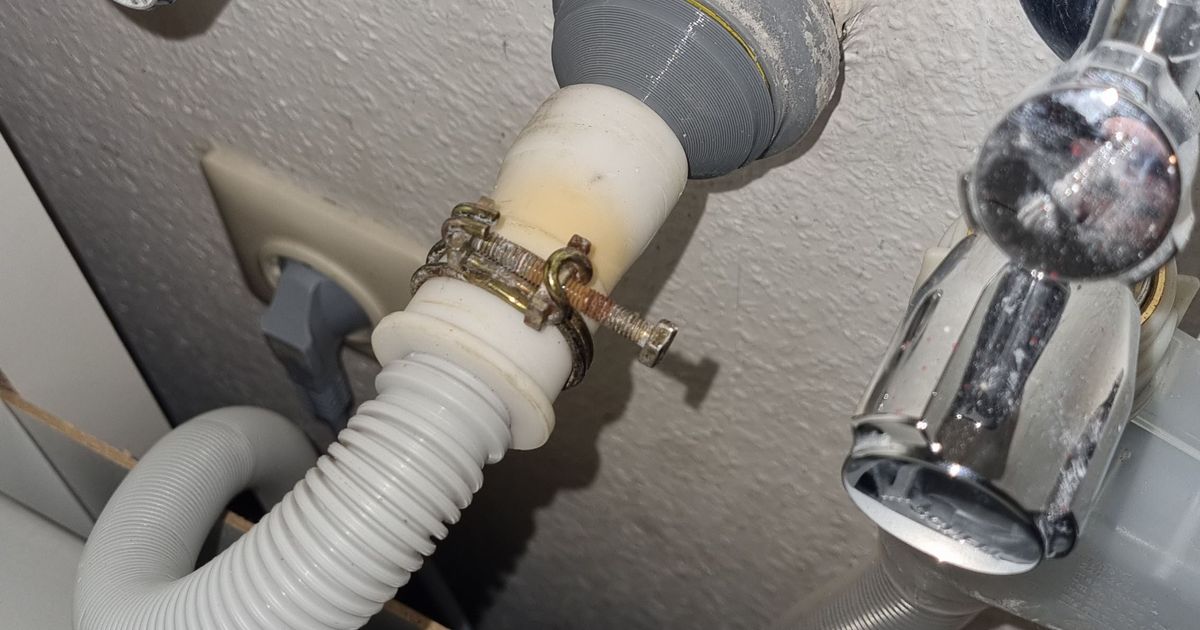 Adapter for dishwasher hose to 40mm (D40) sewer pipe by MisterED Download free STL model