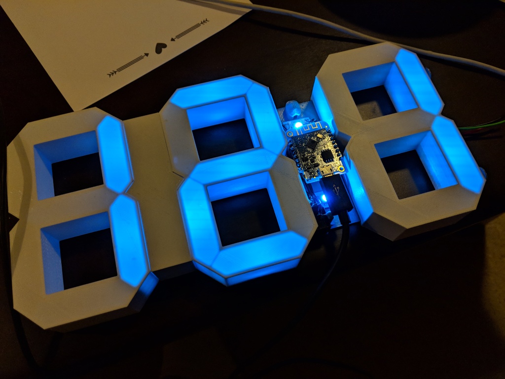 Miniatura 5 do modelo 3D 7 Segment LED Clock