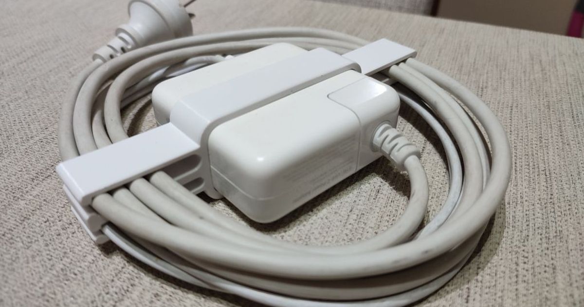 Power cord clip for Apple Mac by fokerman Download free STL model
