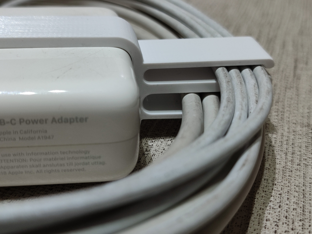 Power cord clip for Apple Mac by fokerman Download free STL model