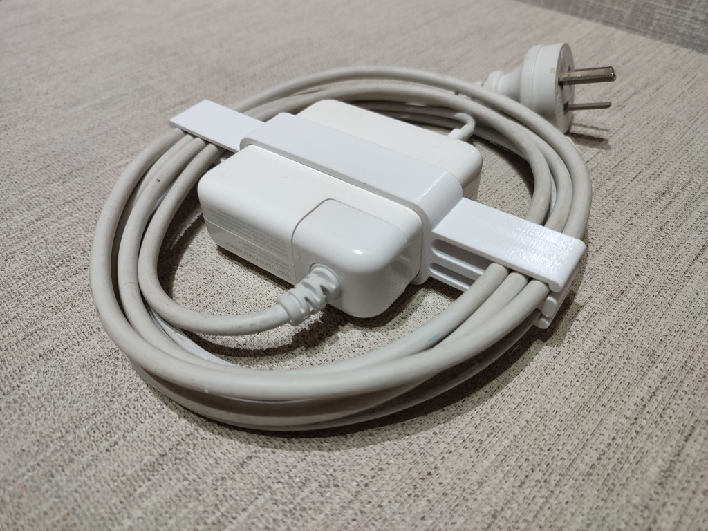 Power cord clip for Apple Mac by fokerman Download free STL model