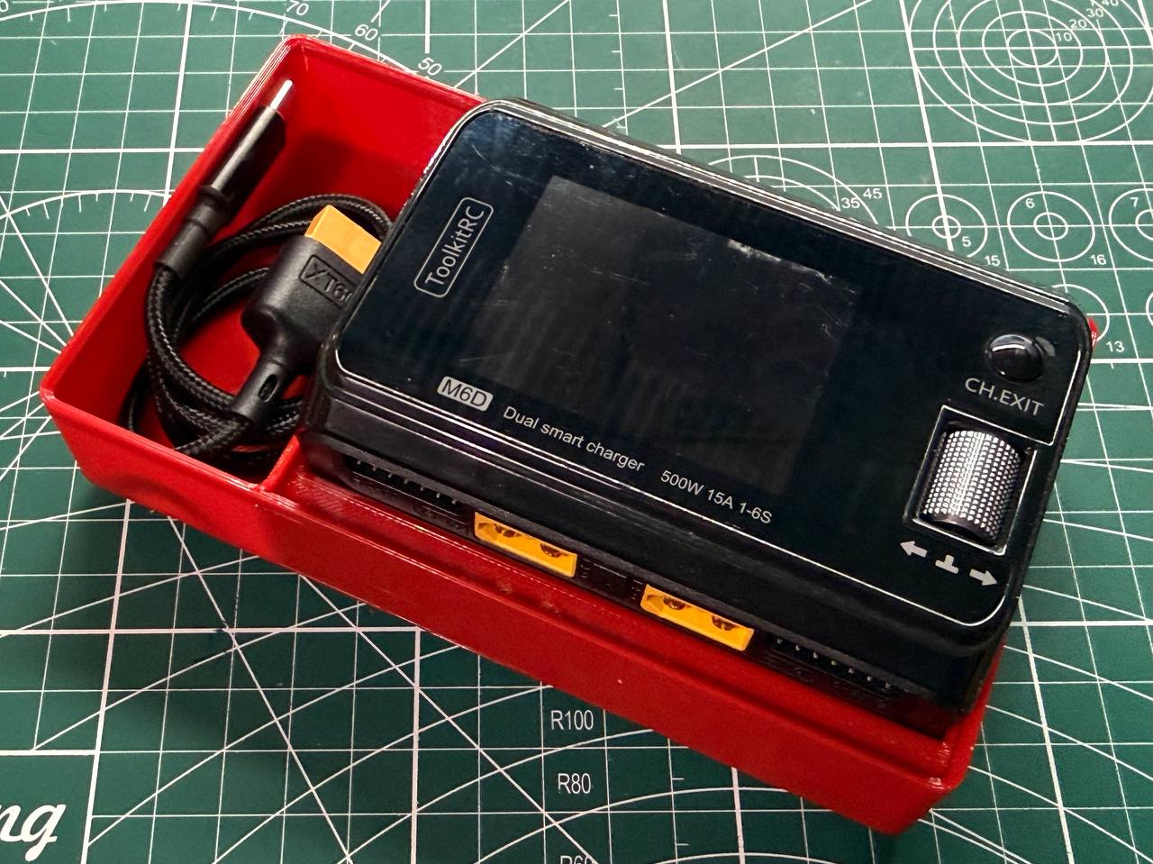 Gridfinity Holder for M6D Charger