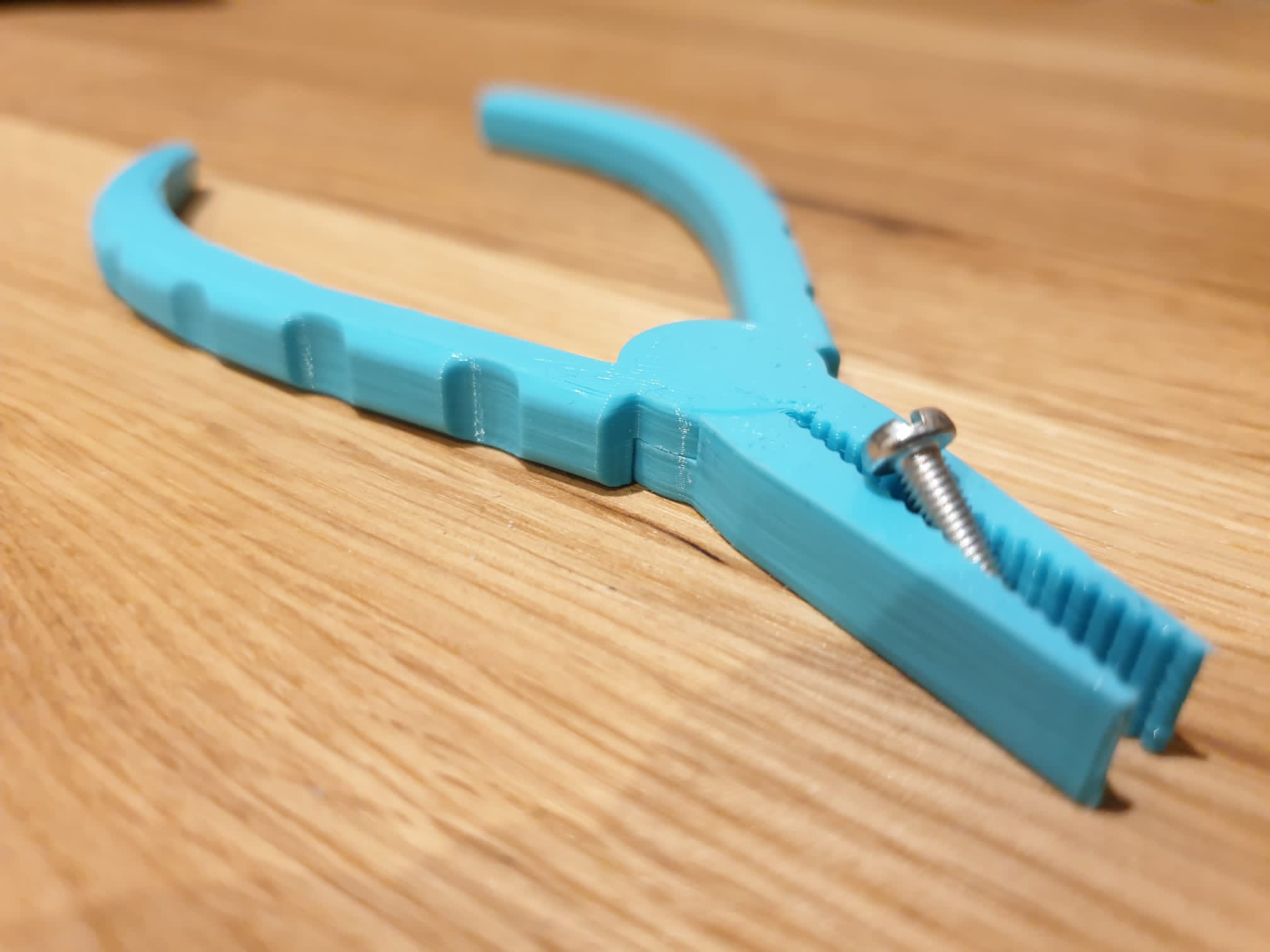 Helpful pliers — thumbnail 2