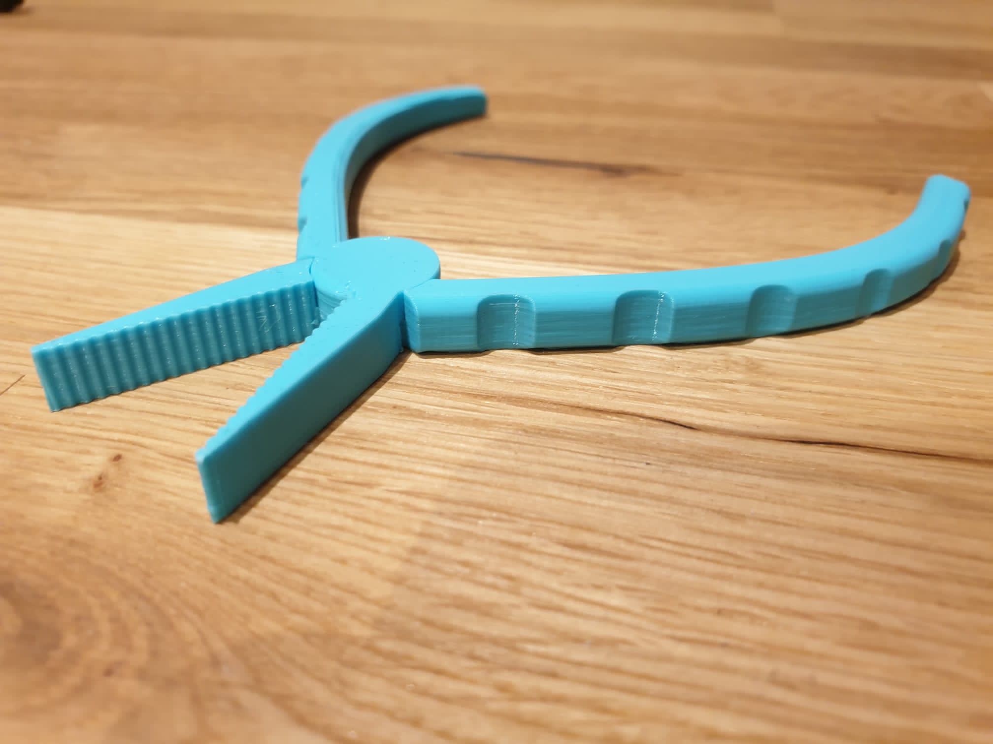 Helpful pliers