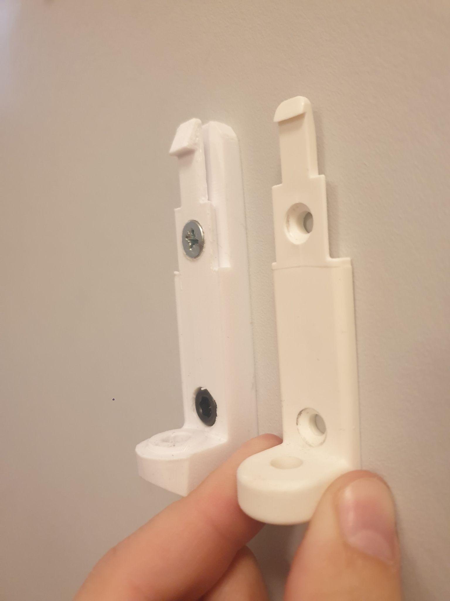 Babygate bracket replacement to fit bigger screwhead