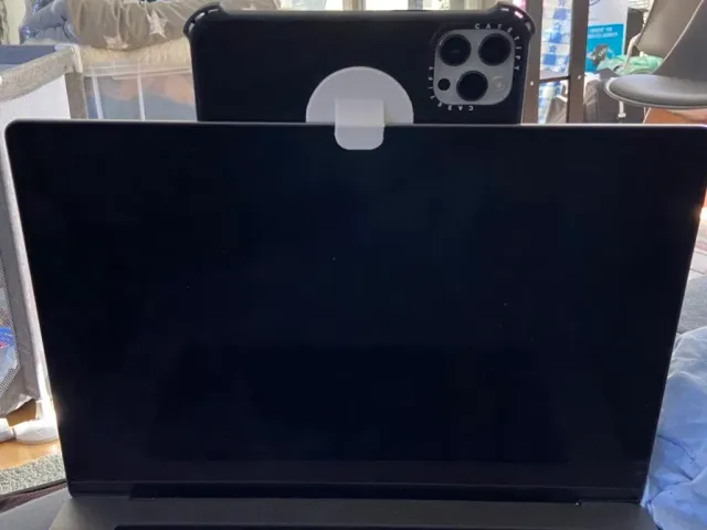 iPhone Continuity Camera Mount for Macbook Pro