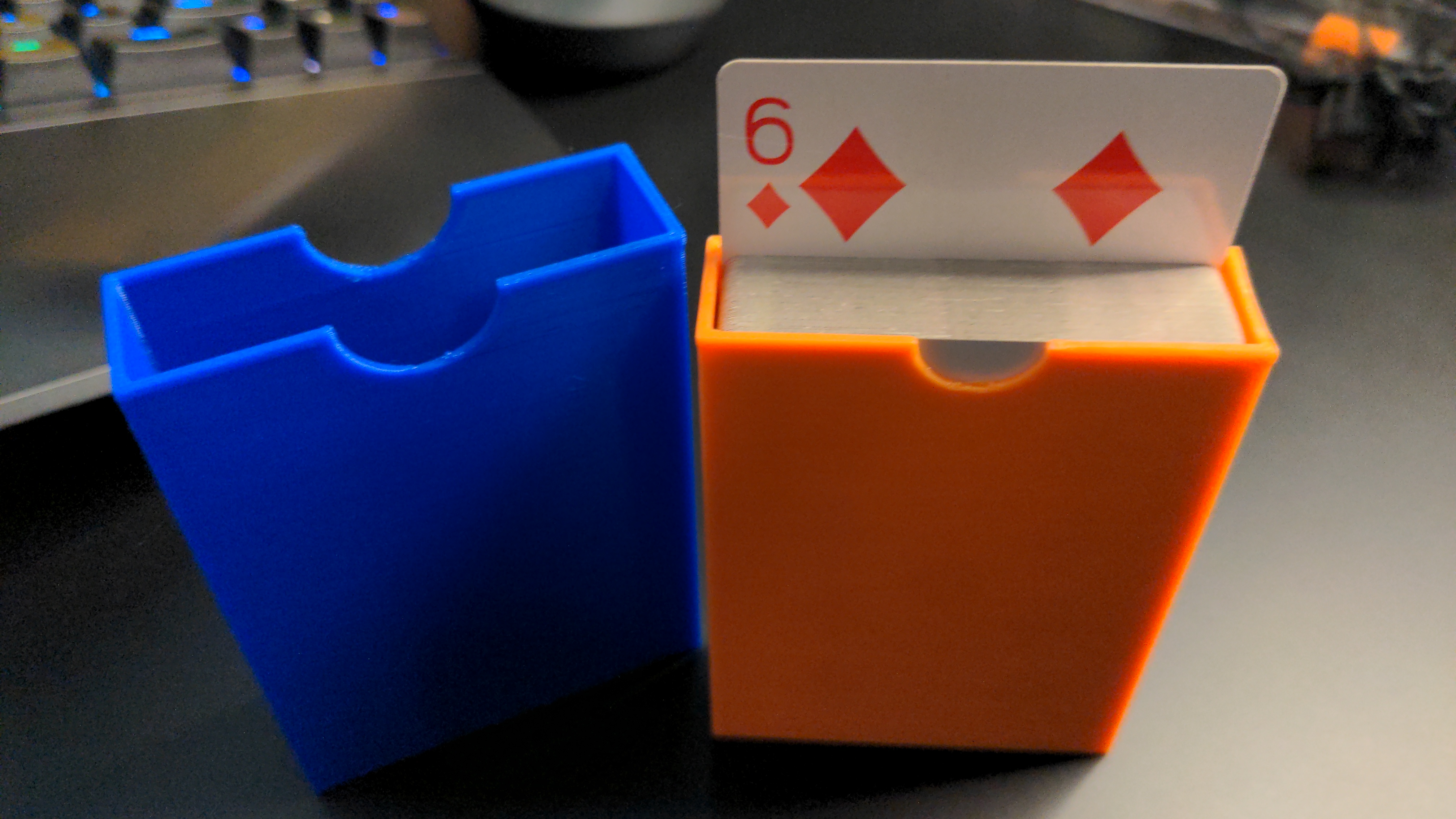 Miniatura 4 do modelo 3D Parametric Playing Card Box