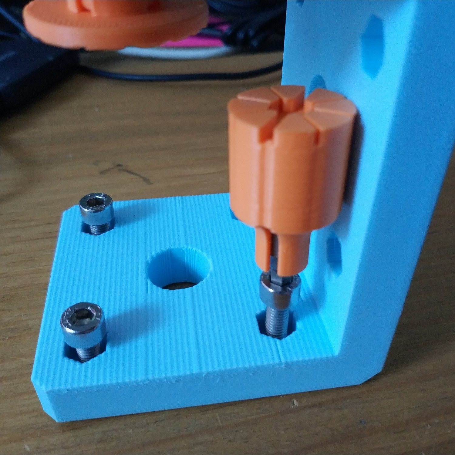 Small grip thumb screw for 6.2mm hex bits by Vodzurk Download free STL model