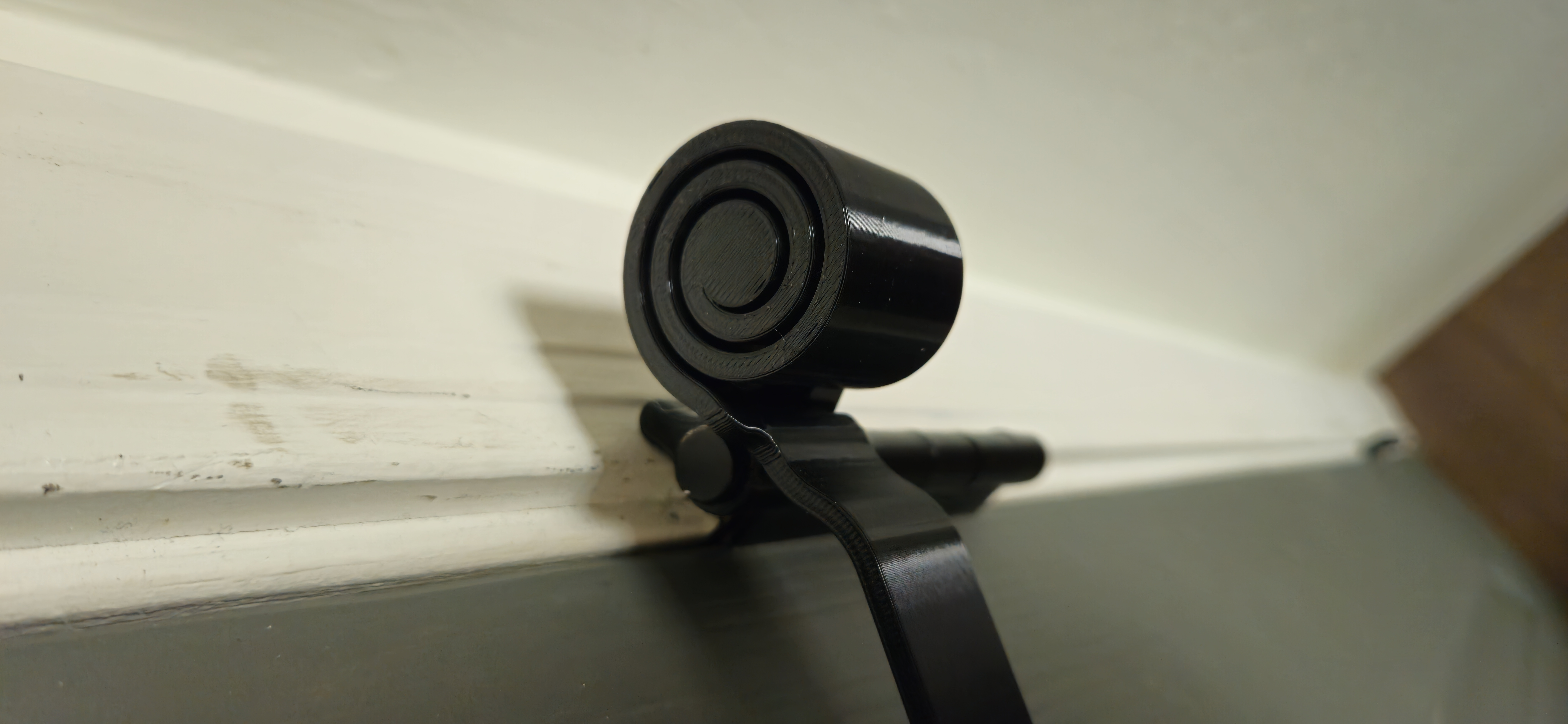 Door Closer — No Hardware, No adhesives, 41g, no supports