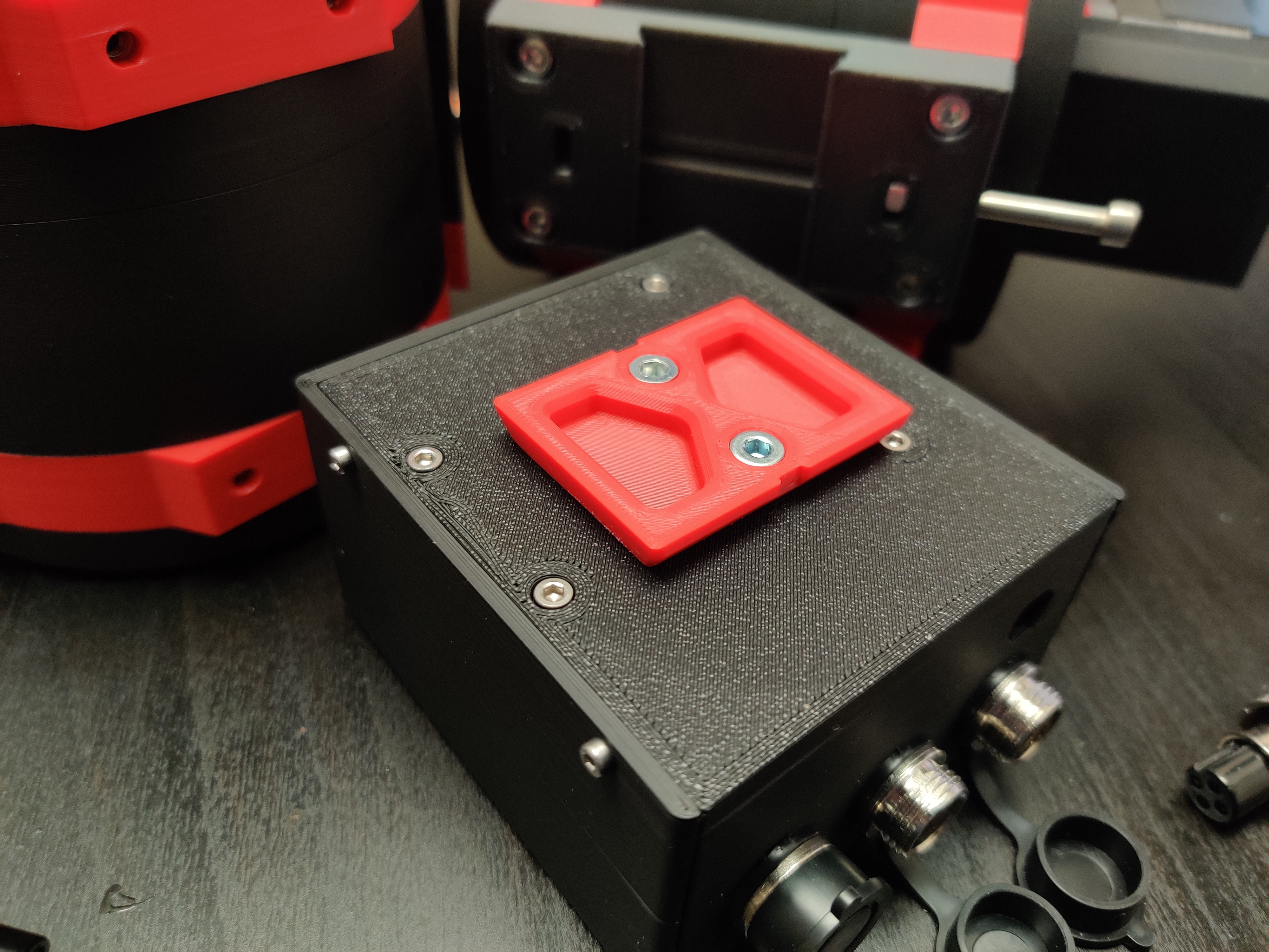Different dovetail for controller