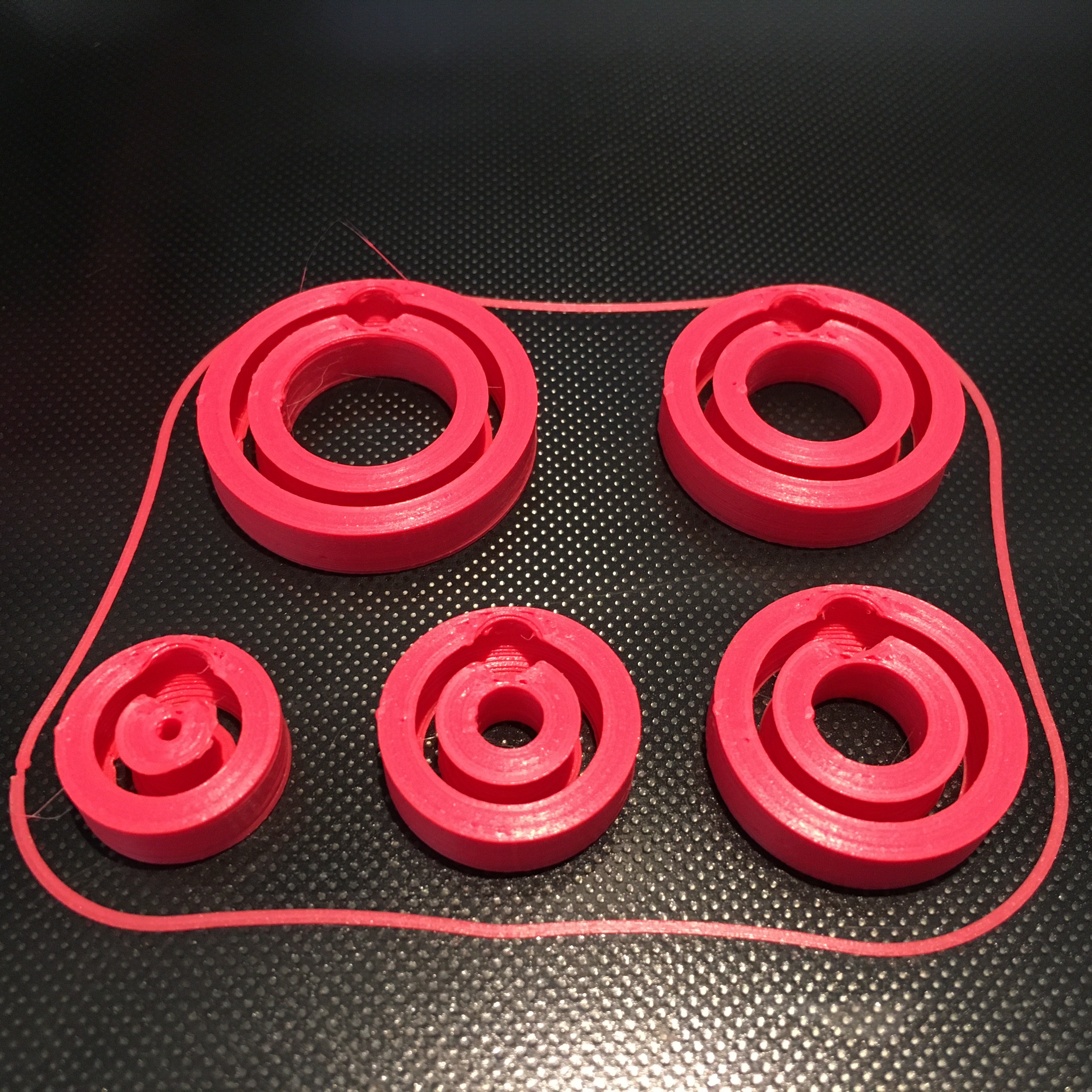 Free STL file Ball bearing with cage for 6mm airsoft BBs